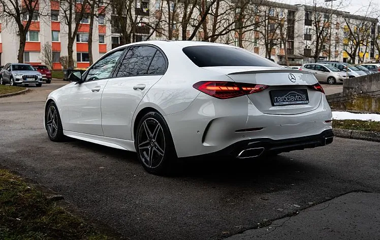 Zunanja slika - Mercedes-Benz C-Razred - C 300d - AMG line - Pano - LED - 360 kamera - 7