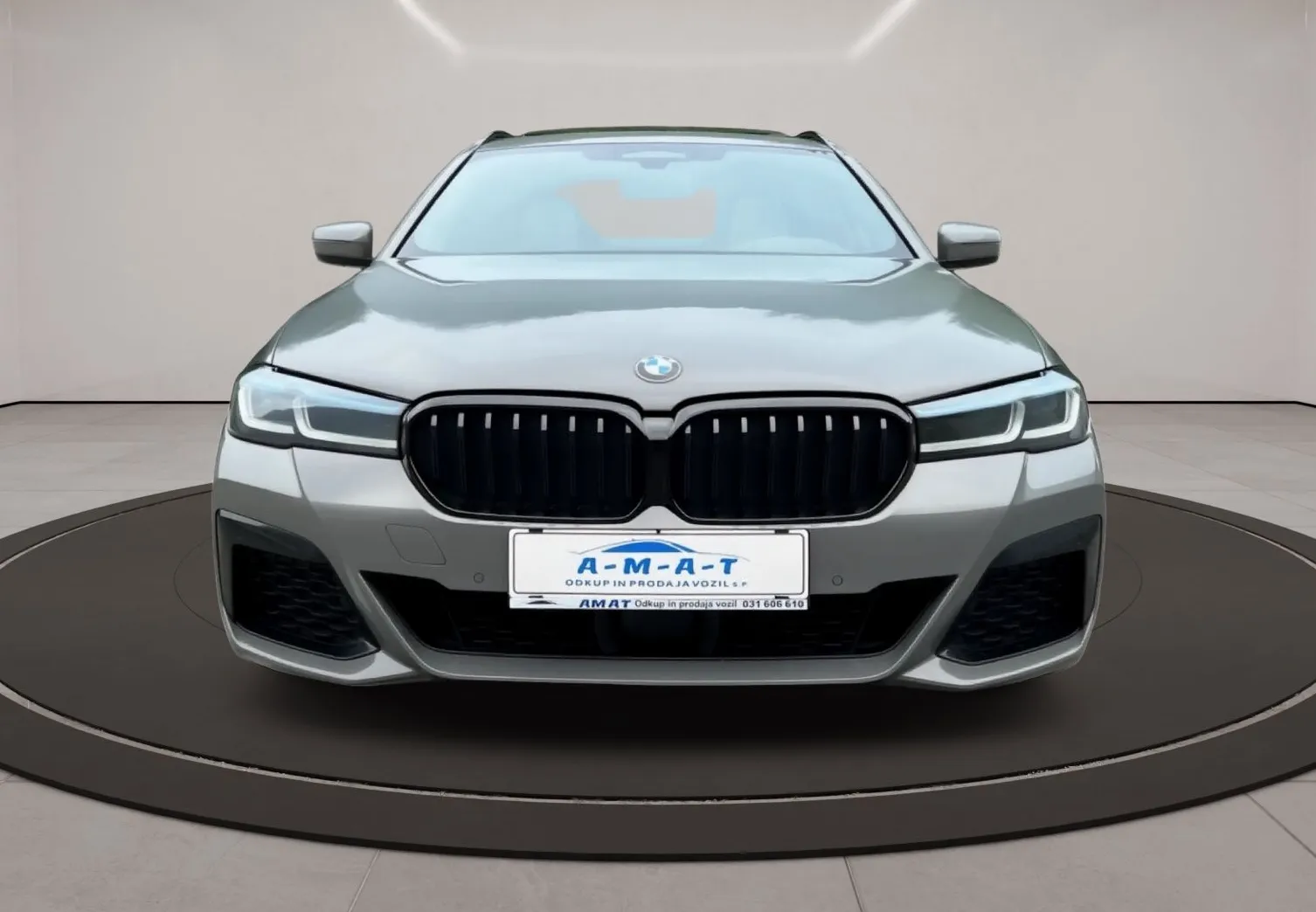 Zunanja slika - BMW Serija 5 - Touring: 530d M Sport Pano Vl. kljuka Laser - 1