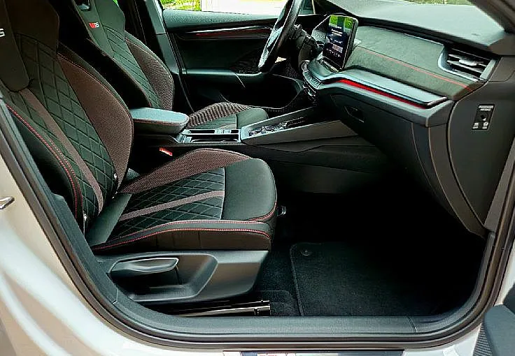 Zunanja slika - Škoda Octavia - 2.0 TDI RS DSG+ALU19+MATRIX+ACC+HEADUP+KLJUKA - 7