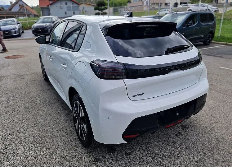 Zunanja slika - Peugeot 208 - ALLURE PureTech 100 - 7