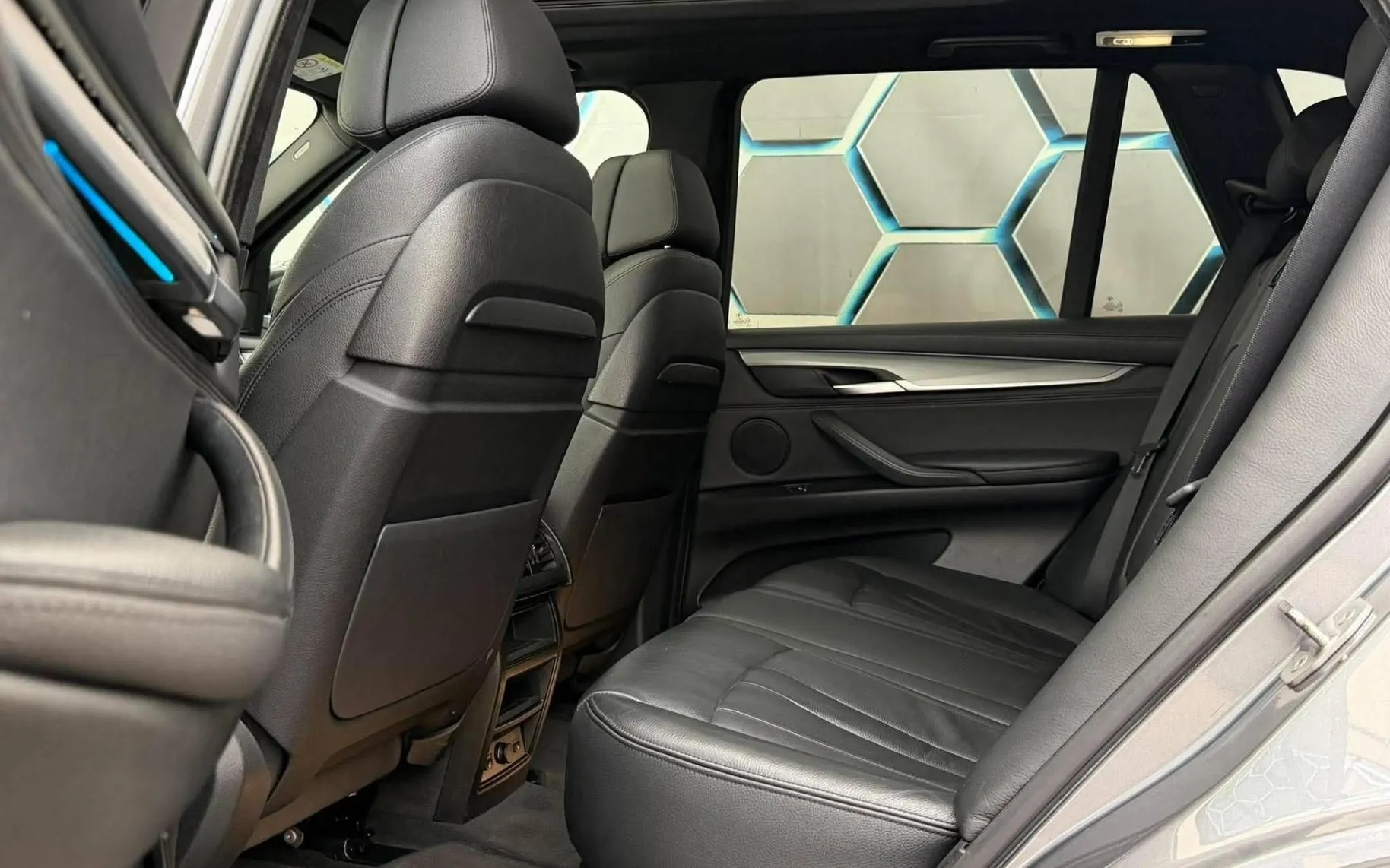 Notranja slika - BMW serija X5: - 3.0XD•AUT•M PAKET•PANO•FUL LED•MRTVI KOTI•KAMERA• - 10