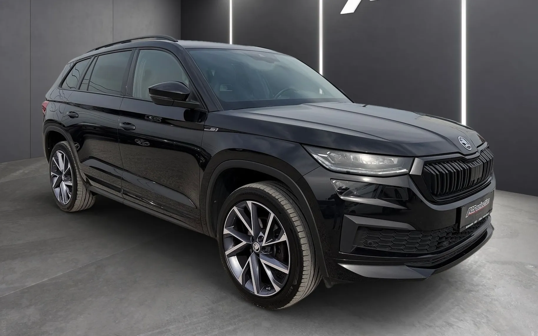 Zunanja slika - Škoda Kodiaq - 4x4 2.0 TDI Sportline DSG-20 COL Webasto-Memory - 2