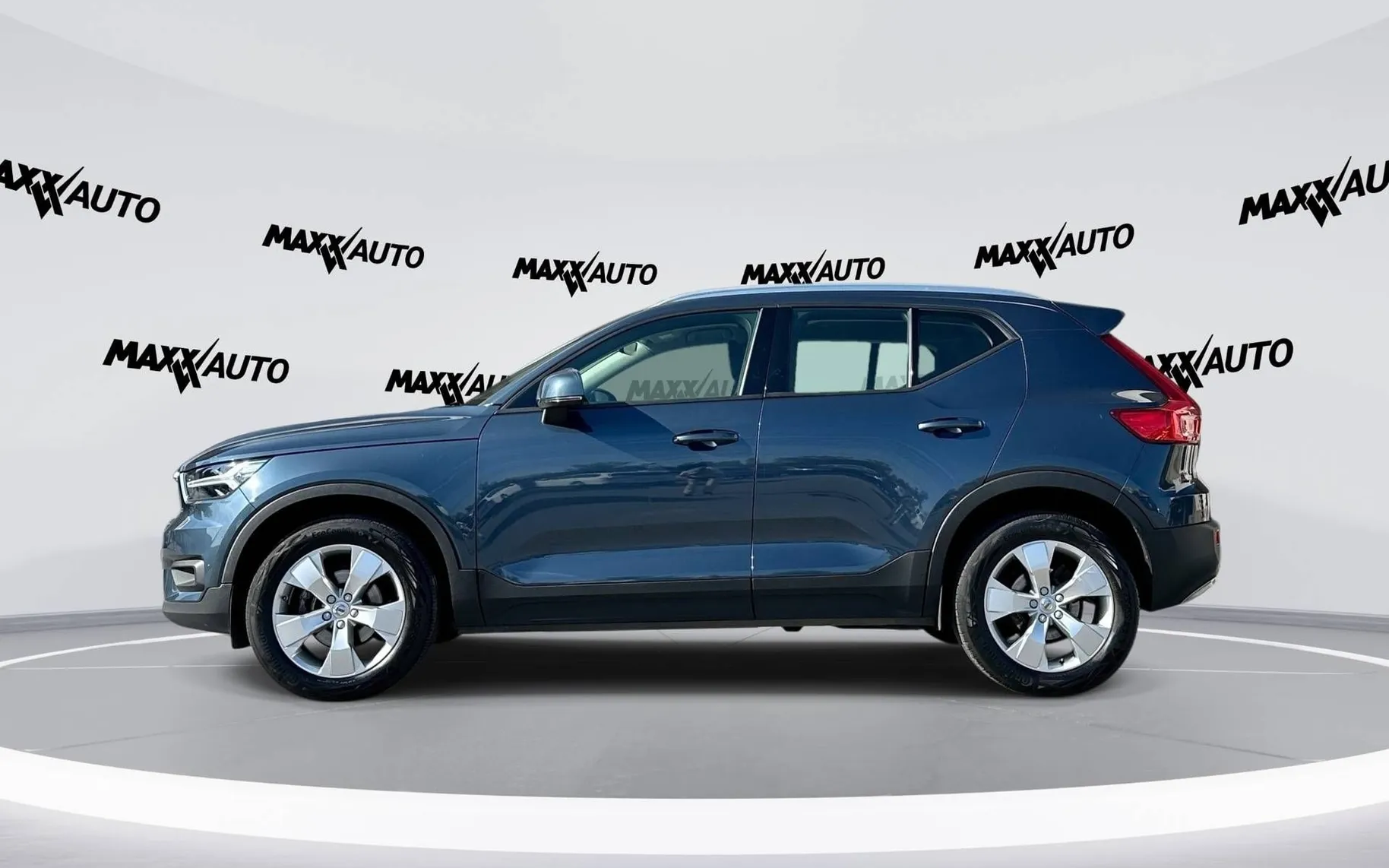 Notranja slika - Volvo XC40 - T3 Momentum Pro Avt. - 8