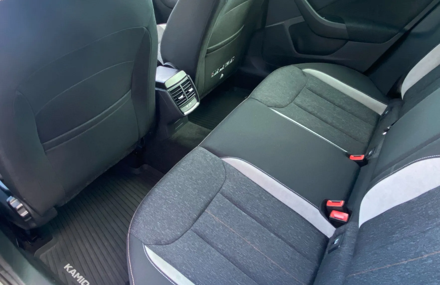 Zunanja slika - Škoda Kamiq - 1.0 TSI Style - 1. LASTNIK - SLOVENSKO - 8