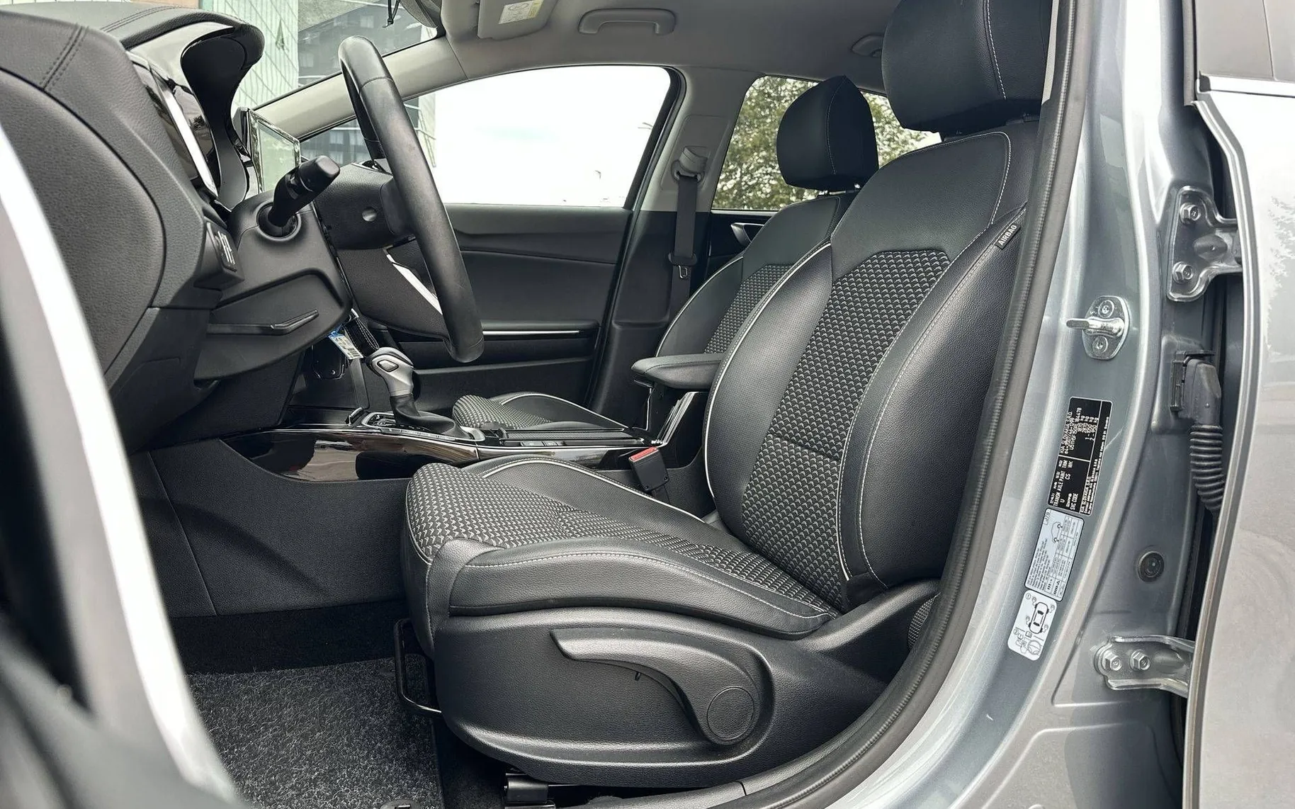 Notranja slika - KIA XCeed - 1.5 T-GDi EX WAY 7DCT - 10