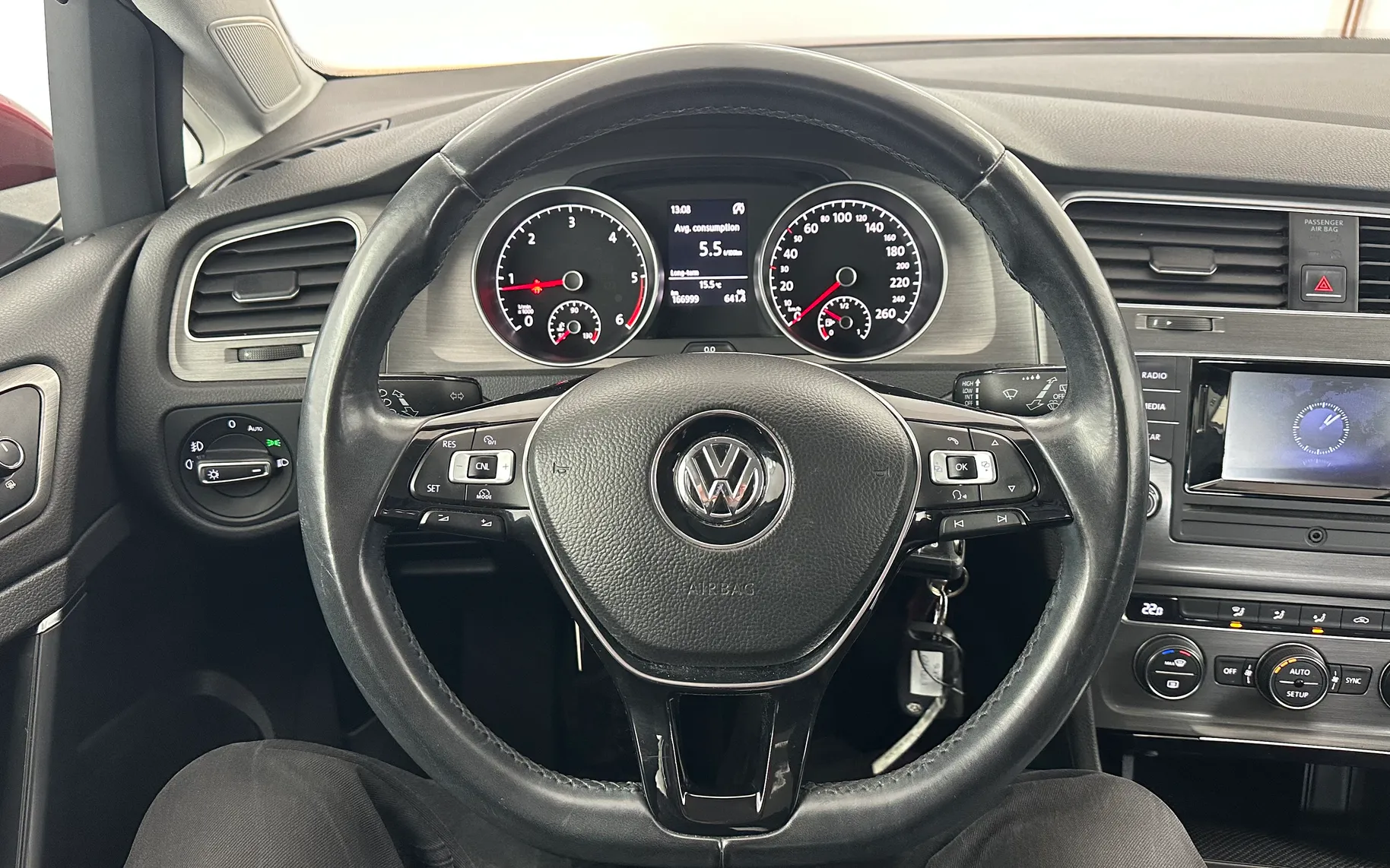 Zunanja slika - Volkswagen Golf - 1.6 TDI BMT,SLOVENSKI,166.000 KM,PRVI LASTNIK, - 16