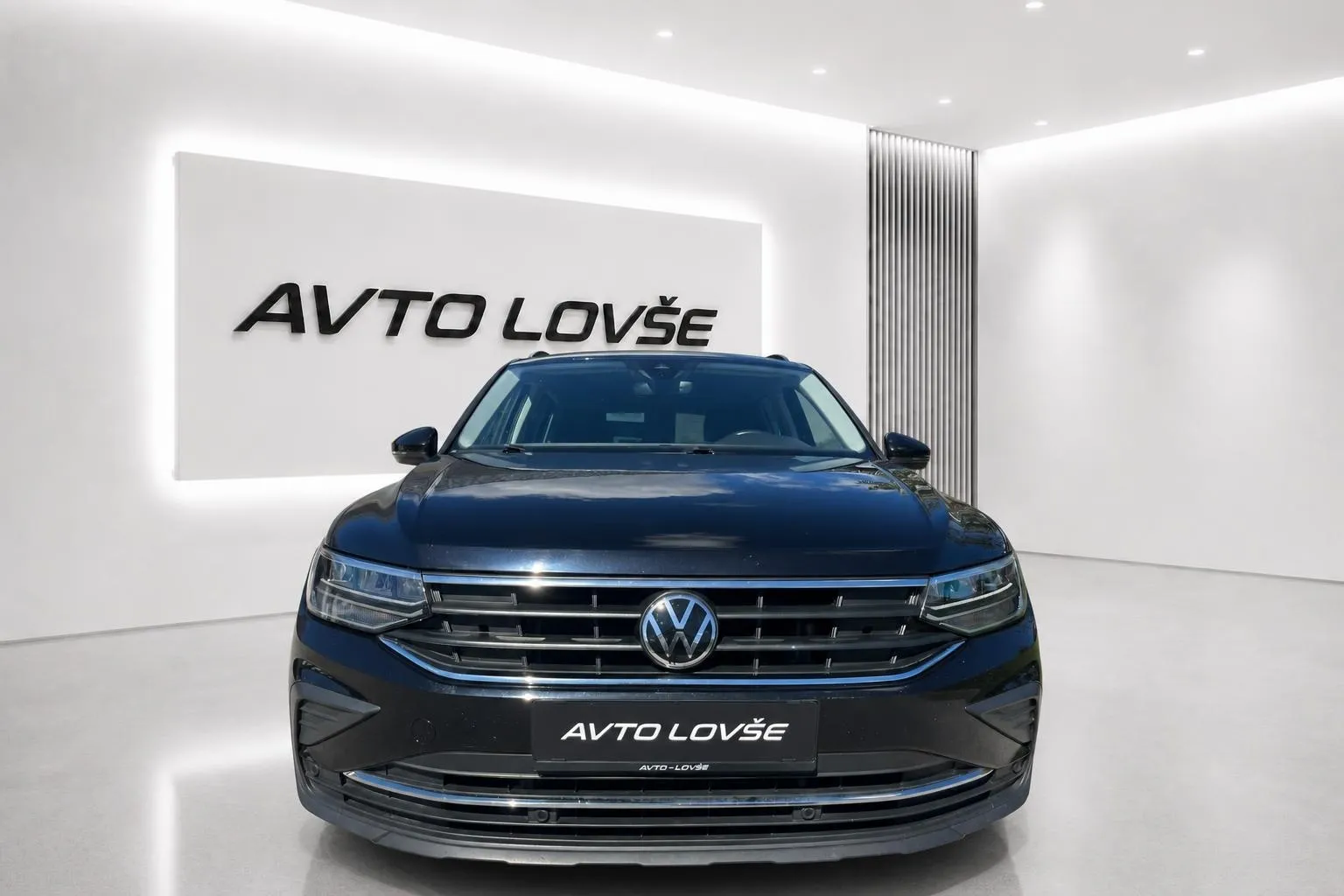 Zunanja slika - Volkswagen Tiguan - 2.0 TDI BMT DSG-1 LASTNIK-LED-KAM-ODLIČEN - 3