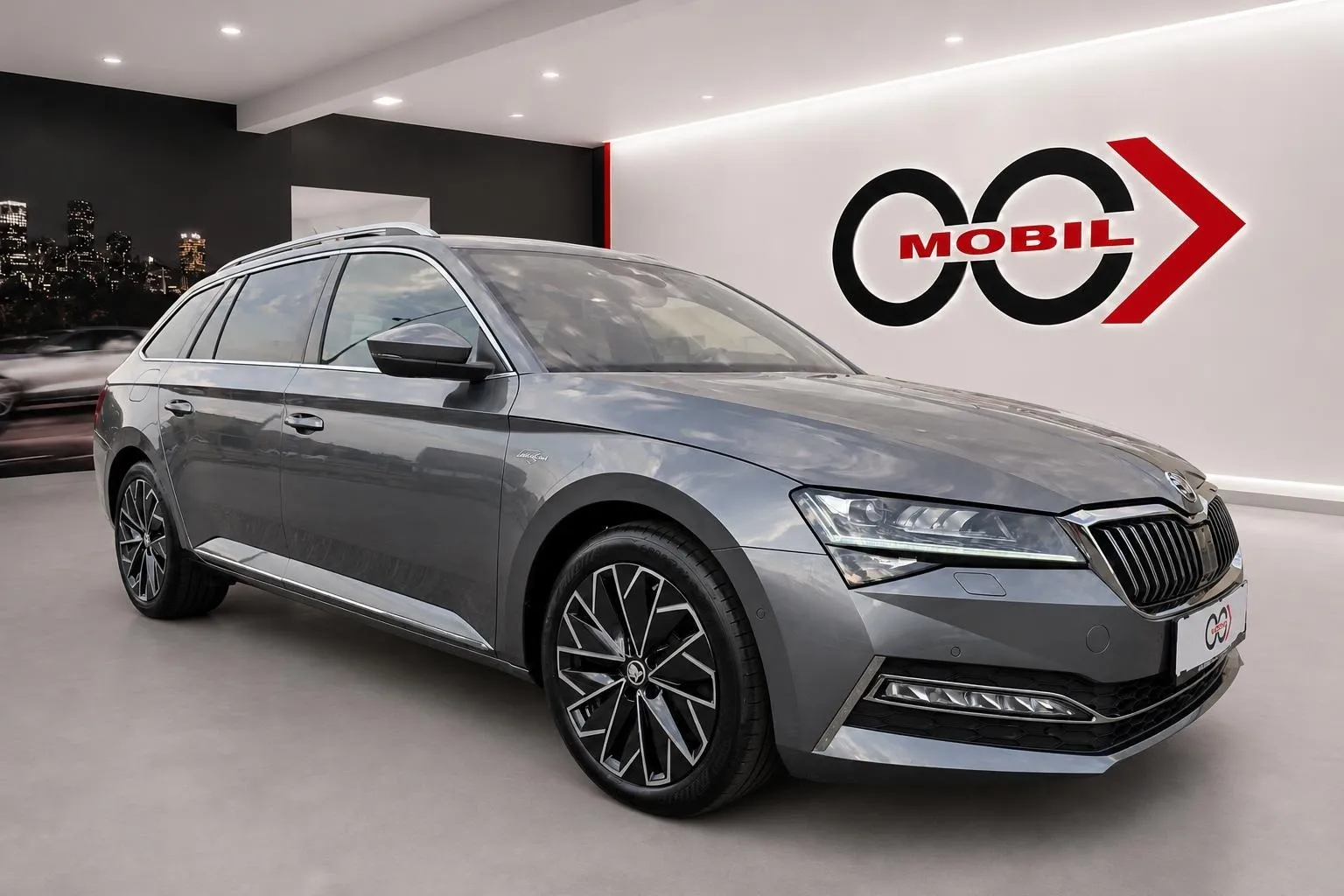 Zunanja slika - Škoda Superb - Combi 2.0 TDI L K DSG - Matrix.360kam.usnje.Canton - 3