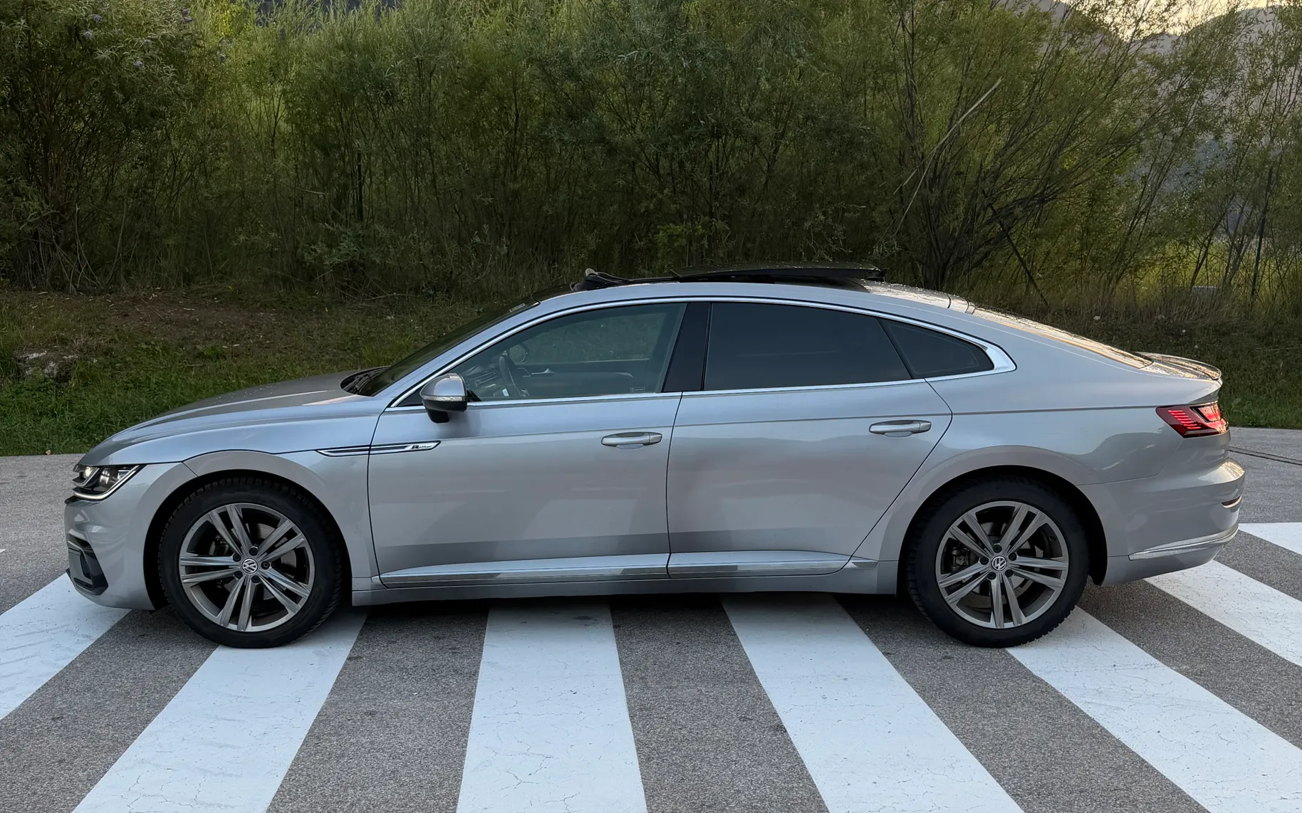 Zunanja slika - Volkswagen Arteon - Volkswagen  2.0 TDI R-Line - 3