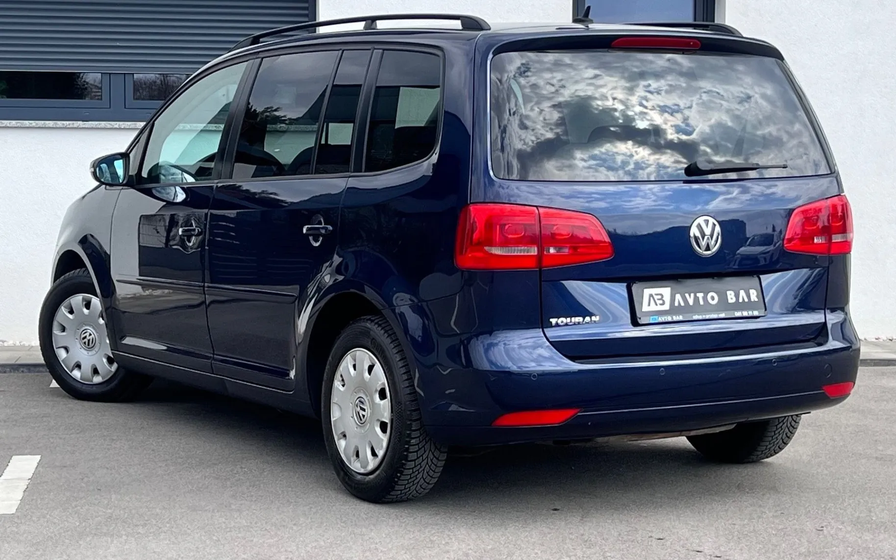 Notranja slika - Volkswagen Touran - 1.2 TSI Comfortline+PDC+TEPM+BLUETOOT - 8