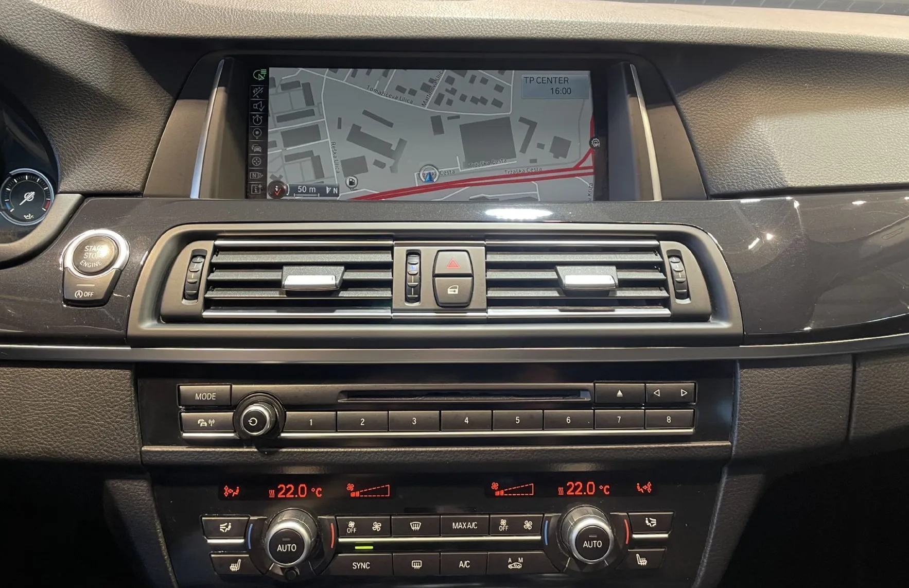 Zunanja slika - BMW Serija 5 - Touring: 520d-HEADUP-VIRTUAL-LANE-NAVI-RADAR-KAMERA-LED- - 9