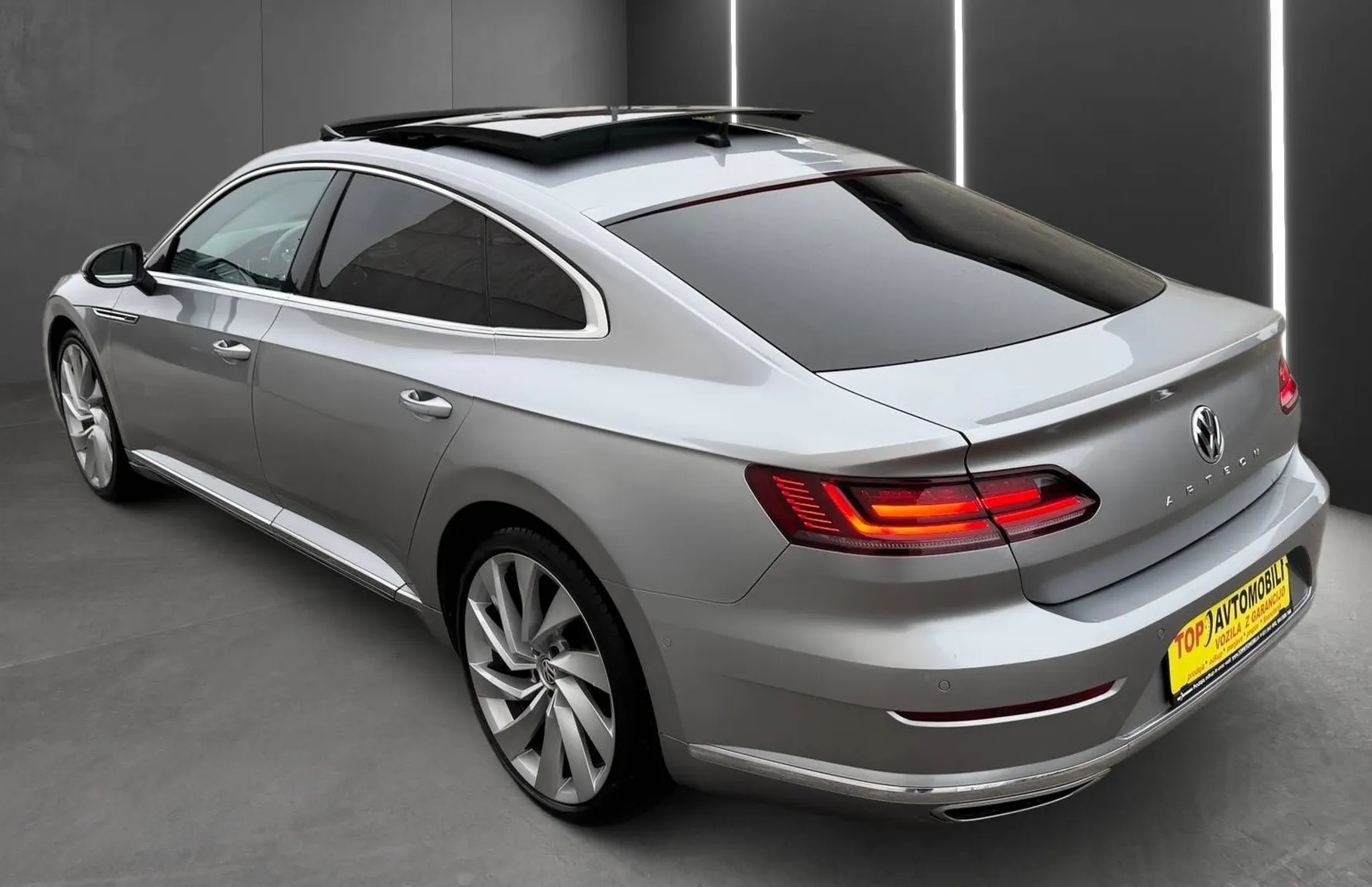 Zunanja slika - VW Arteon - 2.0 TSI R-LINE FULL LED NAVI PDC KAMERA PANO TOP - 3