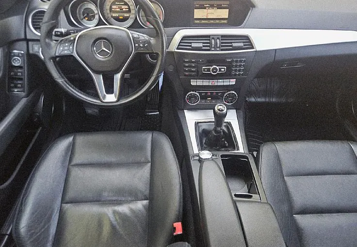 Zunanja slika - Mercedes-Benz C-Razred - 220 CDI 170ks °AVANTGARDE° °XENON° °2x PDC° - 9