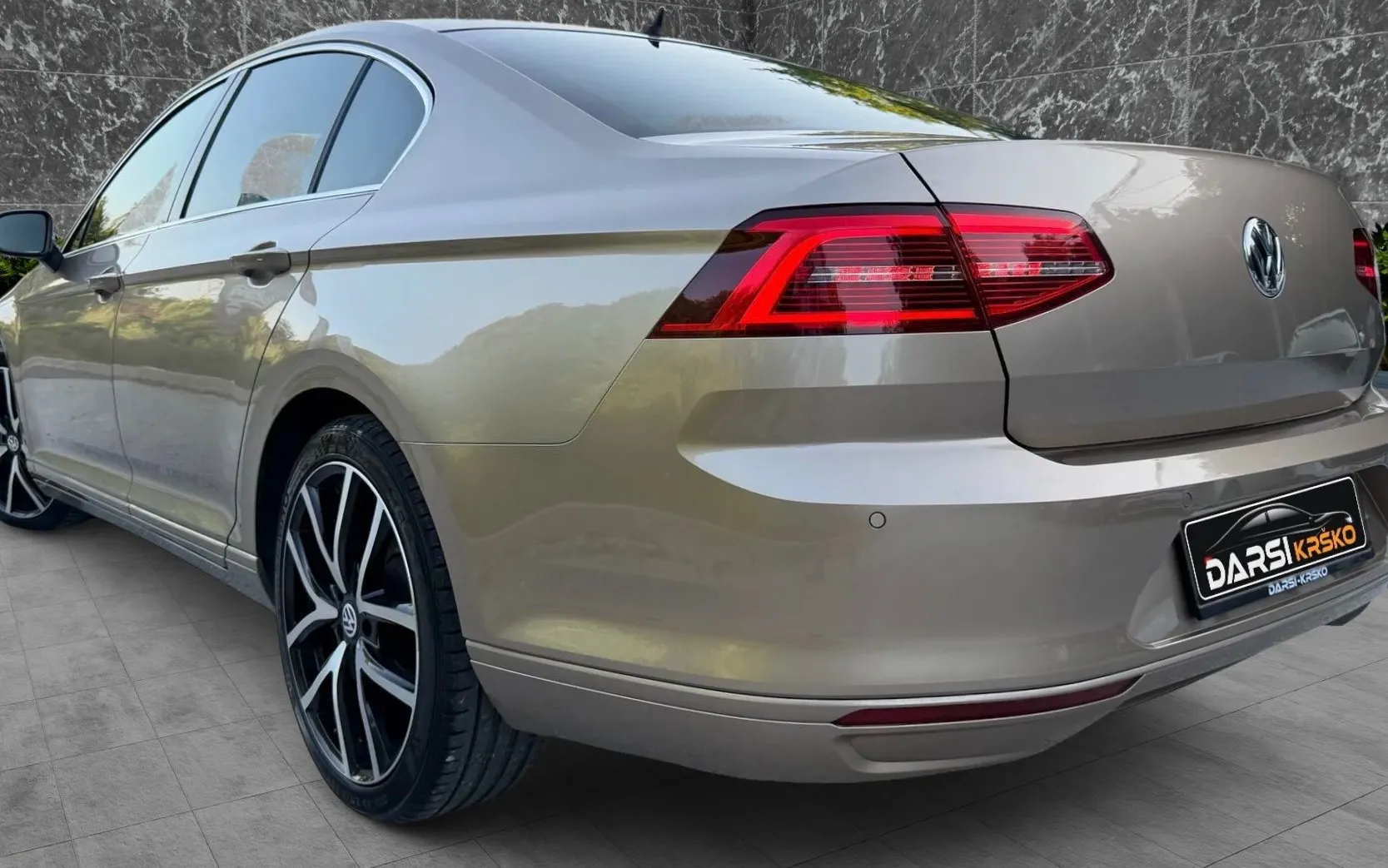 Zunanja slika - Volkswagen Passat - 2.0TDI Highline DSG VIRTUAL ACC FULL LED ALU19 - 3