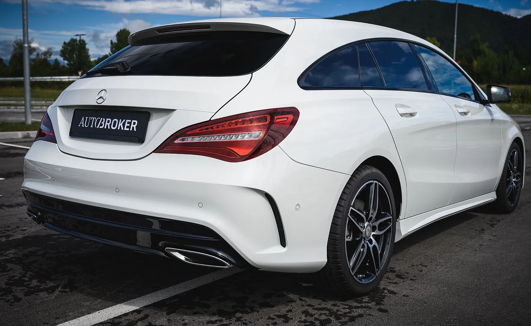 Zunanja slika - Mercedes-Benz CLA-Razred - CLA Shooting Brake CLA 220 d 4M SB Avt. AMG LINE LED ZALOGA - 6