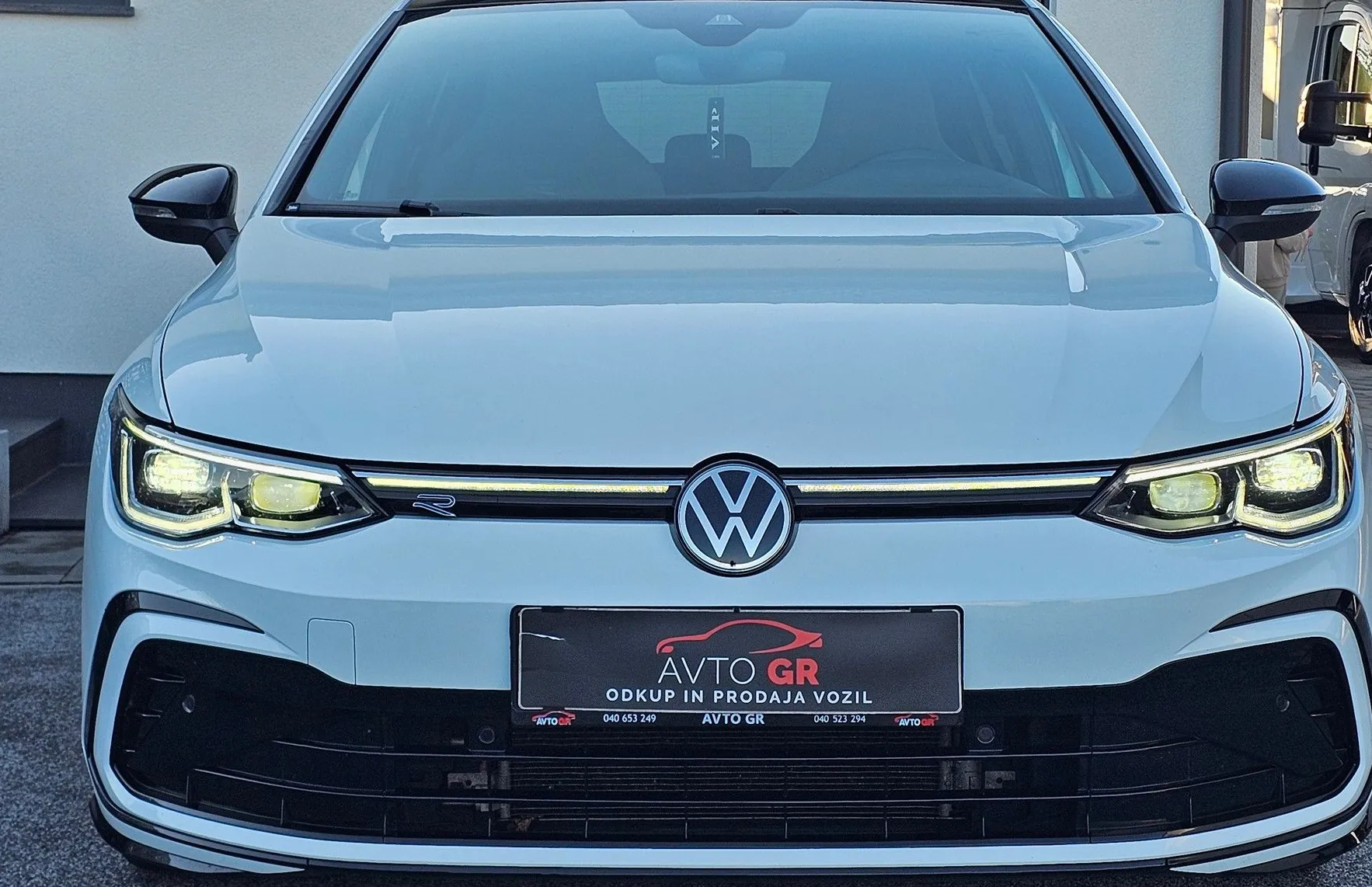 Zunanja slika - Volkswagen Golf - 1.5 eTSI ACT R-Line DSG- ŠIBEDAH-IQ LED-ŠP.IZPUH. - 16