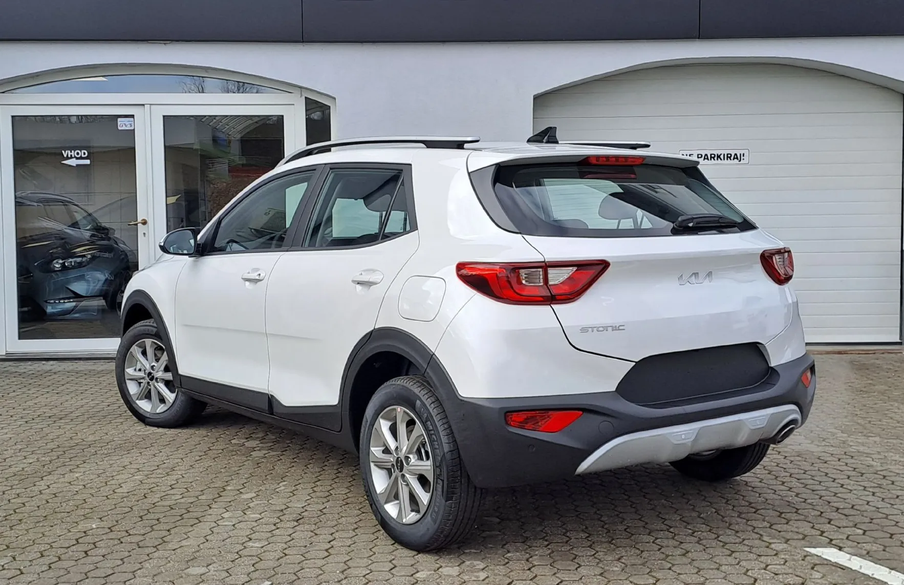 Zunanja slika - KIA Stonic - 1.2 DPI 57.9 kW  79 KM  LX Urban+ M T - 3