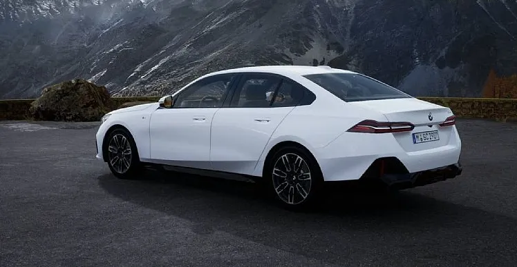 Zunanja slika - BMW Serija 5 - : 520d xDrive  AT  M SPORT POSEBNA PONUDBA NAROČILO - 2
