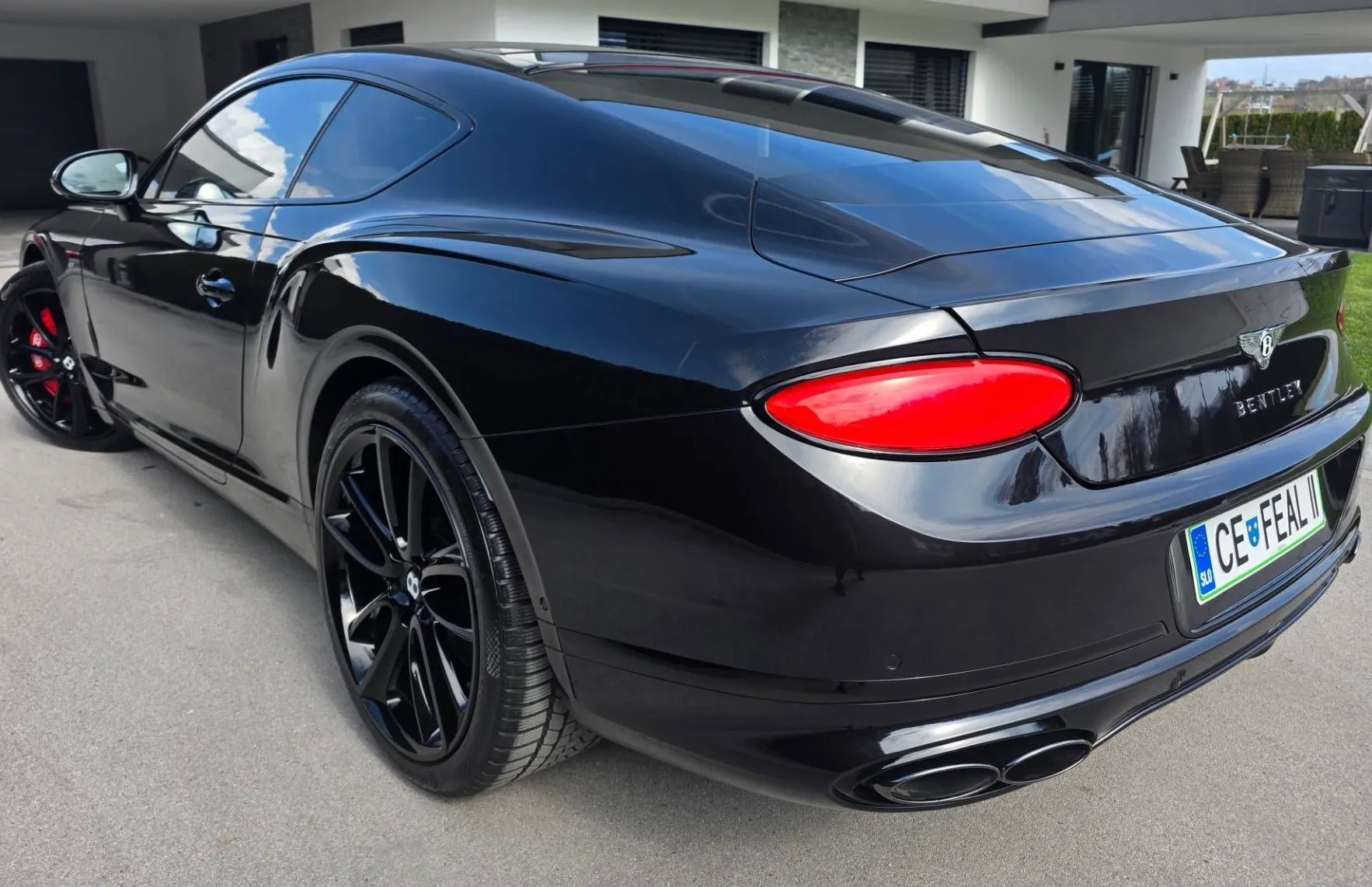 Zunanja slika - Bentley Continental - GT-V8-BLACK EDITION-KOT NOV-MAX OPREMA-1 LASTNIK - 4
