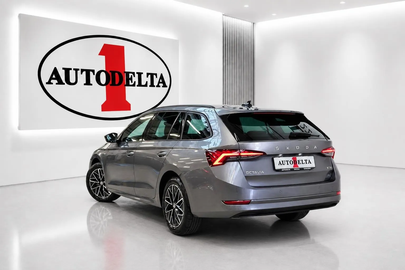 Zunanja slika - Škoda Octavia - Combi 1.5 eTSI Clever DSG - 4
