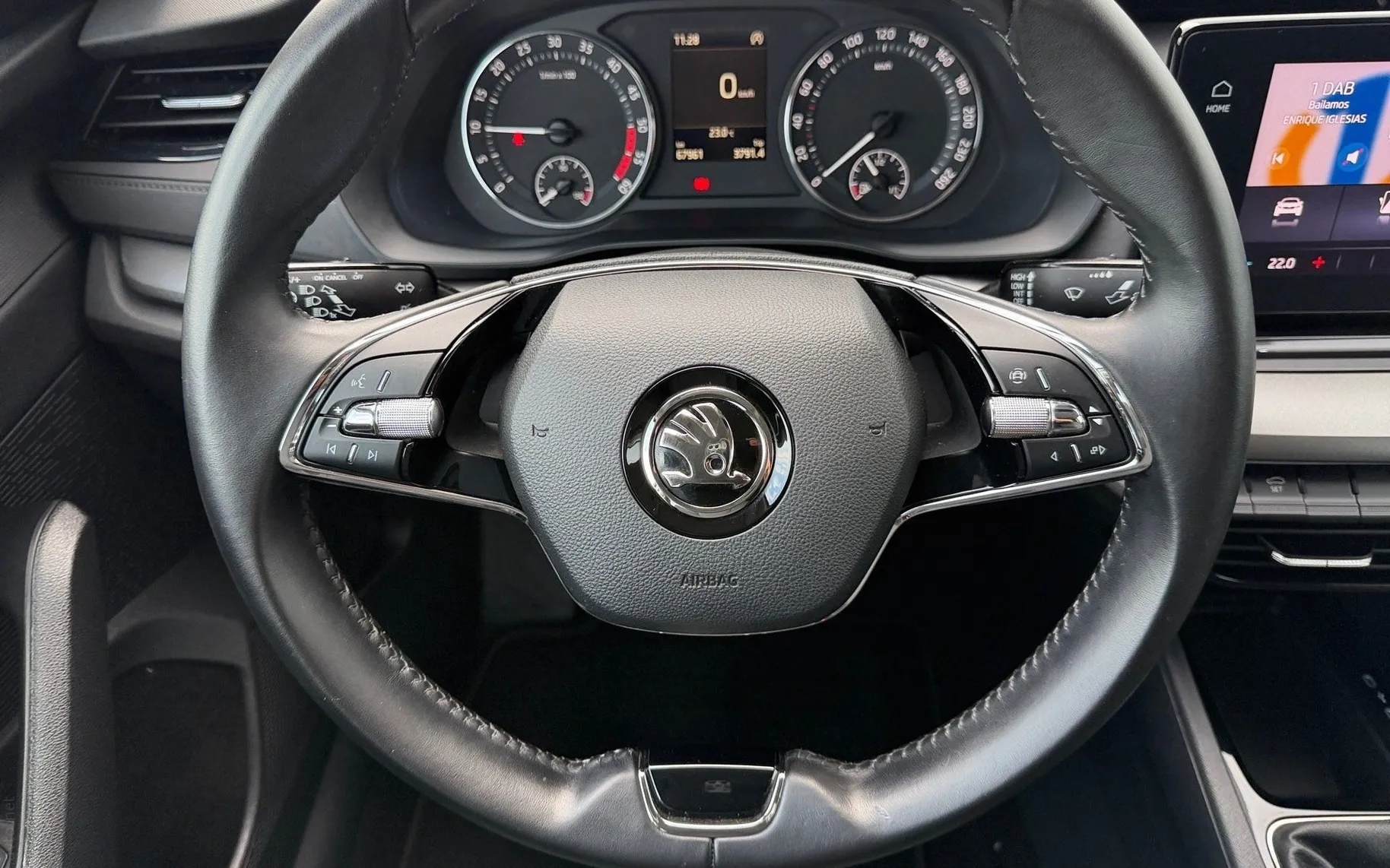 Notranja slika - Škoda Octavia - 2.0 TDI Ambition-LED-Masaža v. sedežPDC-AppConne.. - 8