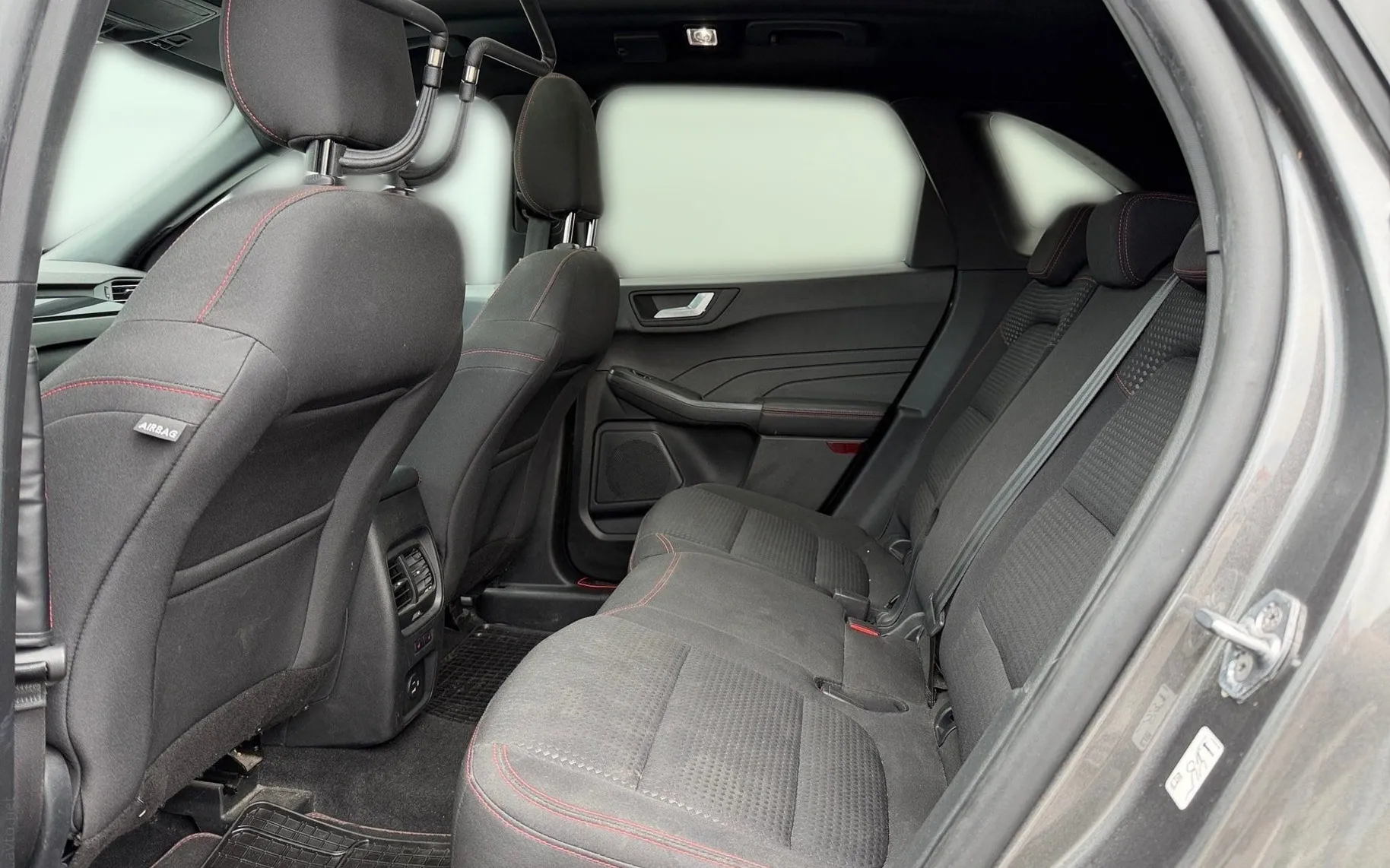 Notranja slika - Ford Kuga - 2.5 Duratec PHEV ST-Line CVT-Panorama-Vl.kljuka... - 11