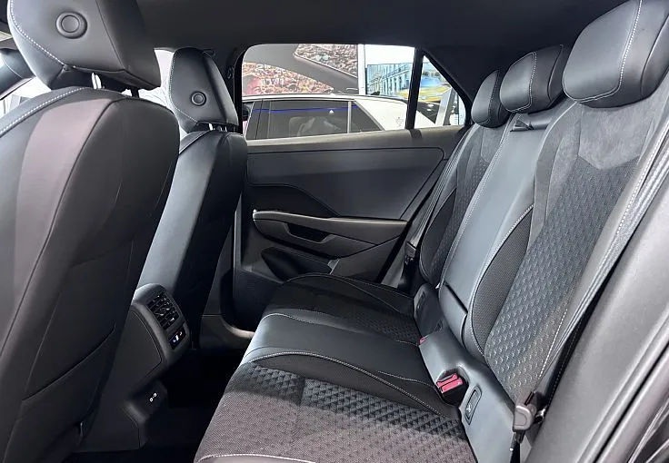 Zunanja slika - Volkswagen T-Roc - R-Line 1.5 eTSI DSG - 10