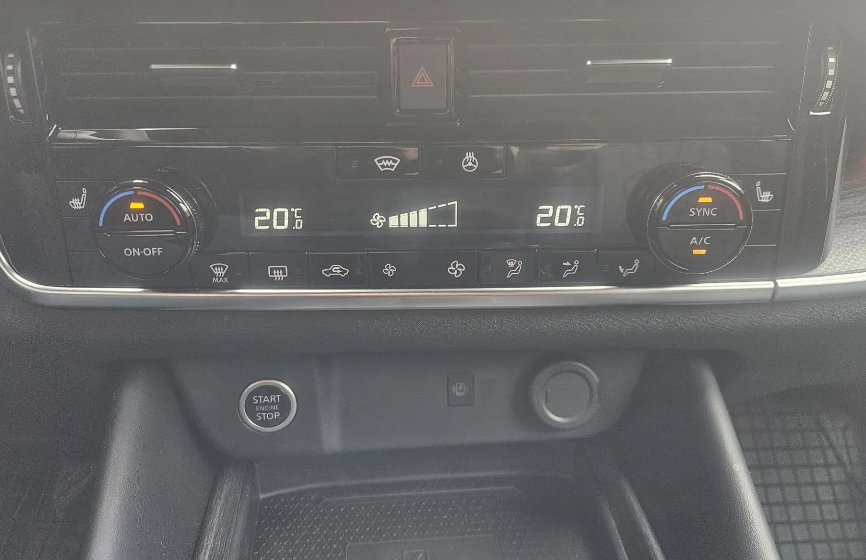 Zunanja slika - Nissan Qashqai - 1.3 DIG-T MHEV Tekna X-Tronic - 11