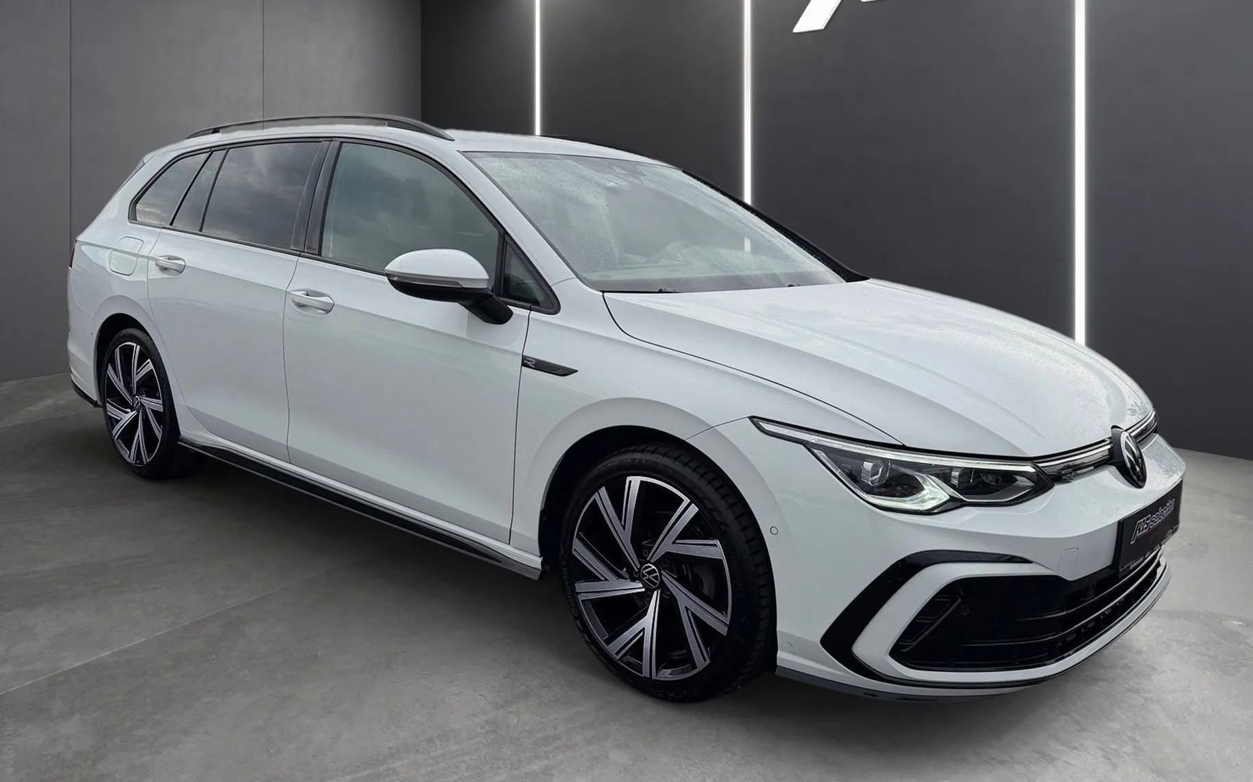 Zunanja slika - Volkswagen Golf Variant - 1.5 eTSI R-Line DSG - 2
