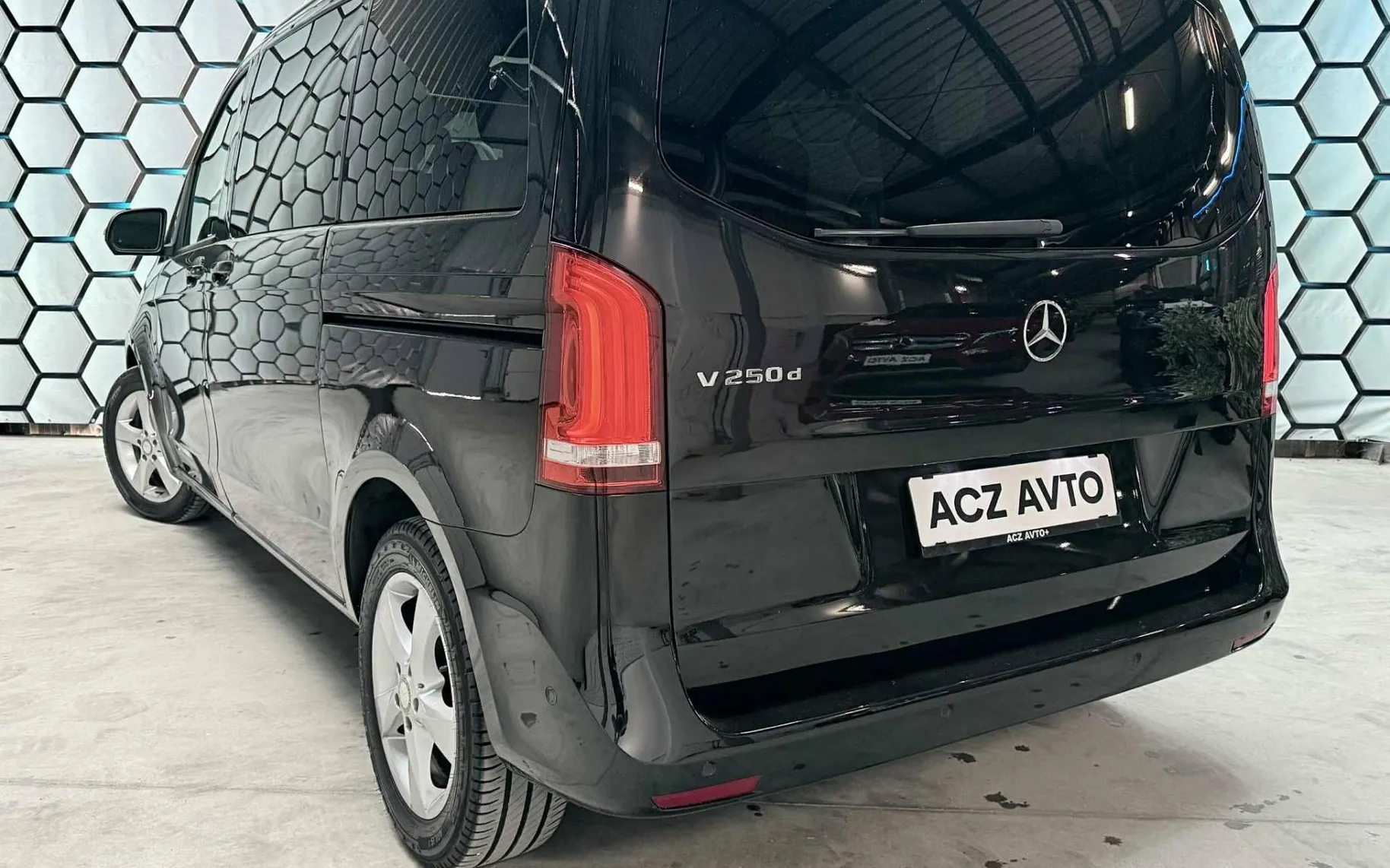 Zunanja slika - Mercedes-Benz V-Razred - V 250D•KRATKI•LED•LANE ASSIST•MRTVI KOTI•KAMERA• - 6