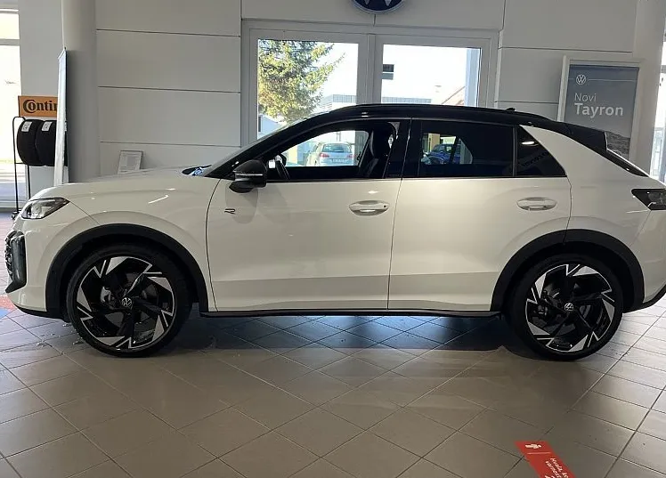 Zunanja slika - VW T-Roc - 1.5 eTSI R-line DSG 110kW   150 KM - 2