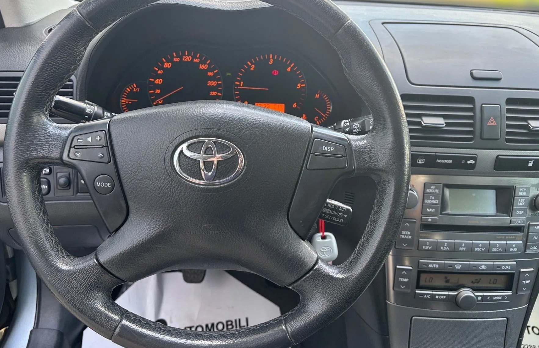 Zunanja slika - Toyota Avensis - Combi 2.2 D SLOVENSKO VOZILO XENON TEMPOMAT USNJE - 15
