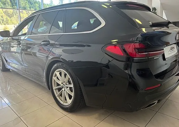 Zunanja slika - BMW Serija 5 - Touring: 520D BUSINESS AUT xDRIVE LED VIRTUAL KAMERA USN - 4