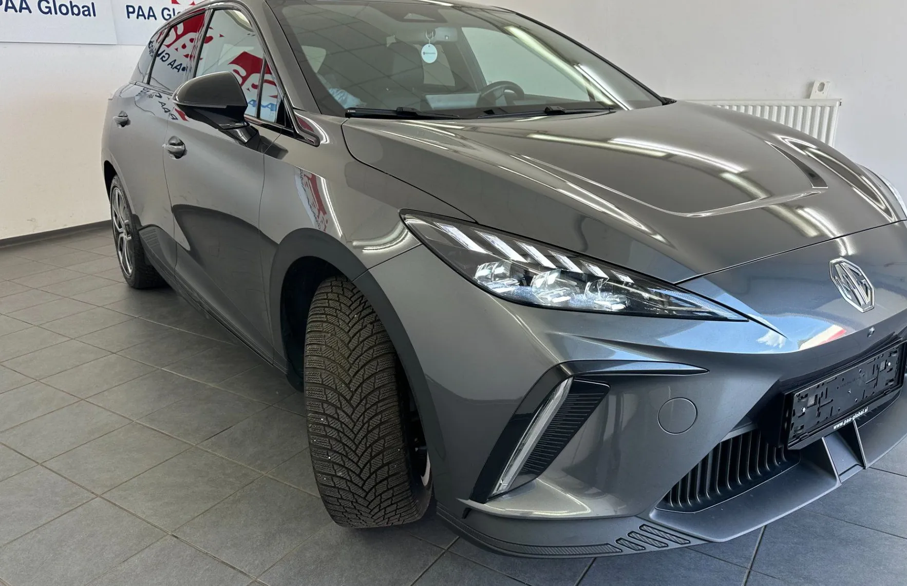 Zunanja slika - MG MG4 - Luxury 150kW.NEMŠKI+4GUME.USNJE.KAMERA.- 3000 € SU - 2