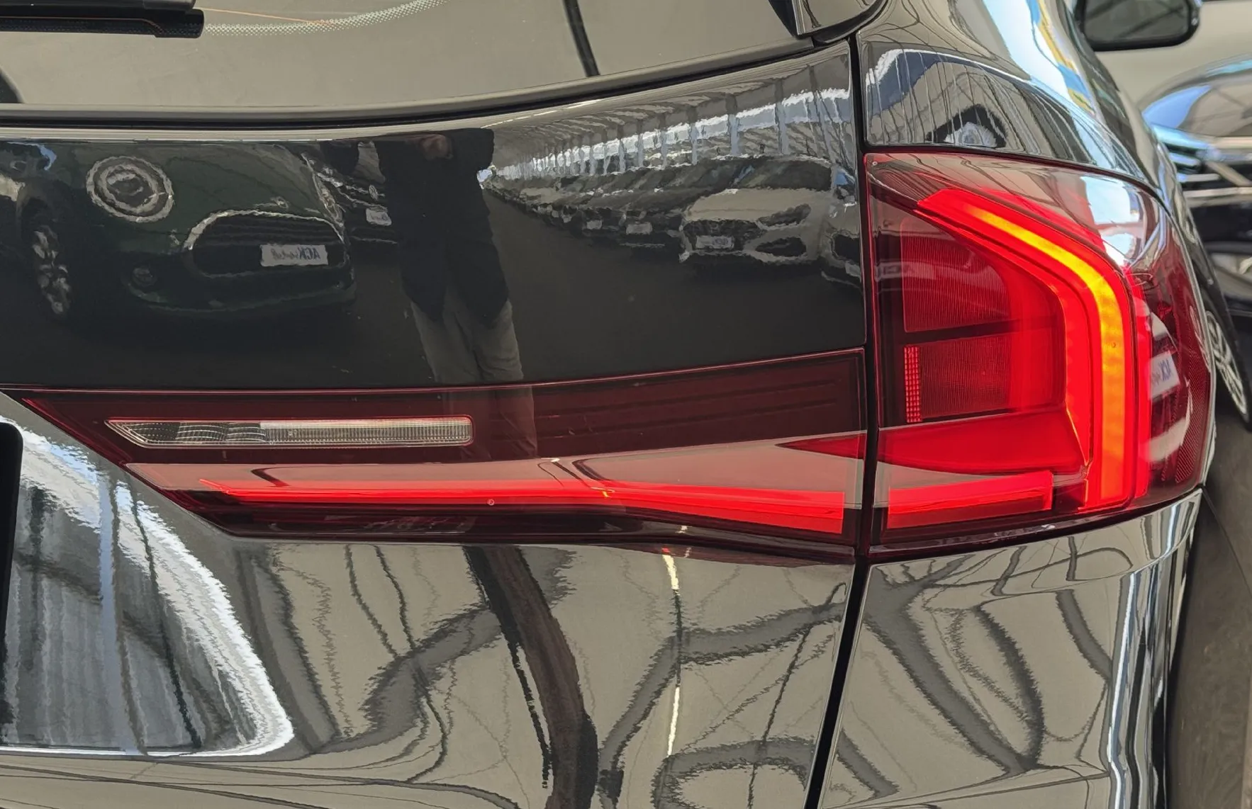 Zunanja slika - BMW X1 - serija : M Sport sDrive18i - KAMERA - USNJE - VIRTUAL - 6