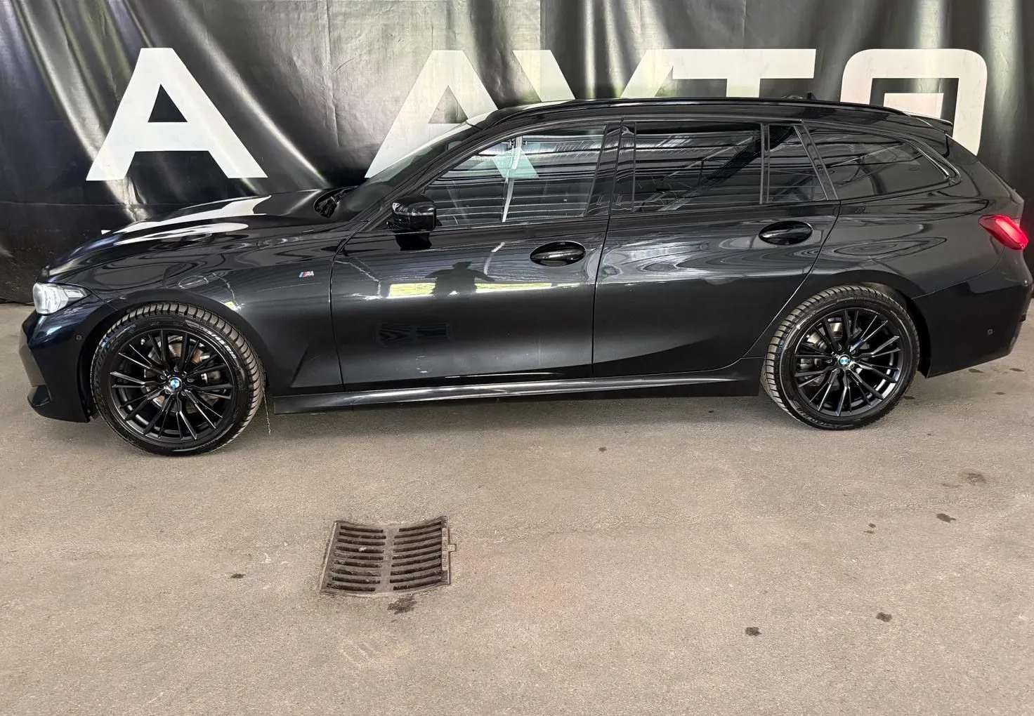 Zunanja slika - BMW Serija 3 - Touring: 318D AVT. MSPORT-KAMERA-KEYLESS-NAVI-VK-18COL.. - 5