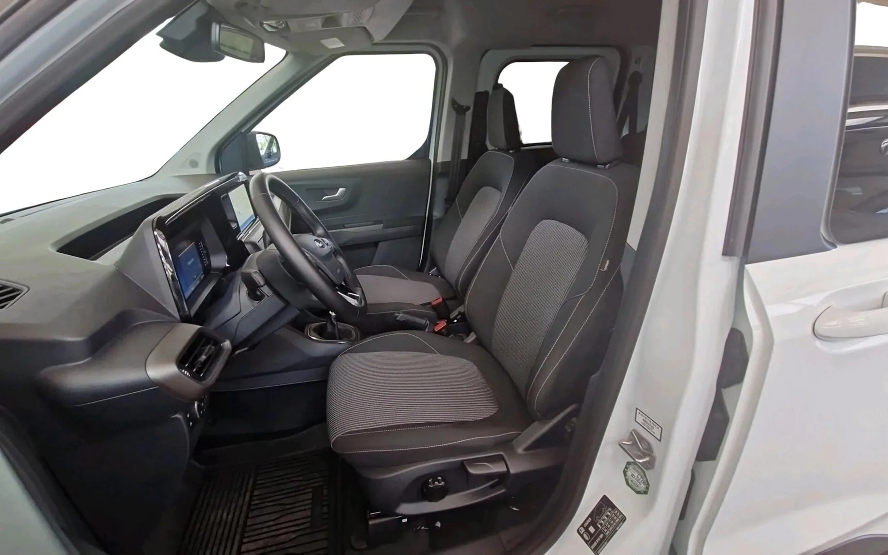 Zunanja slika - Ford Transit Courier - KOMBI VAN TREND 1.0EcoBoost 100KM-RADAR-BLIS-PREČ - 5