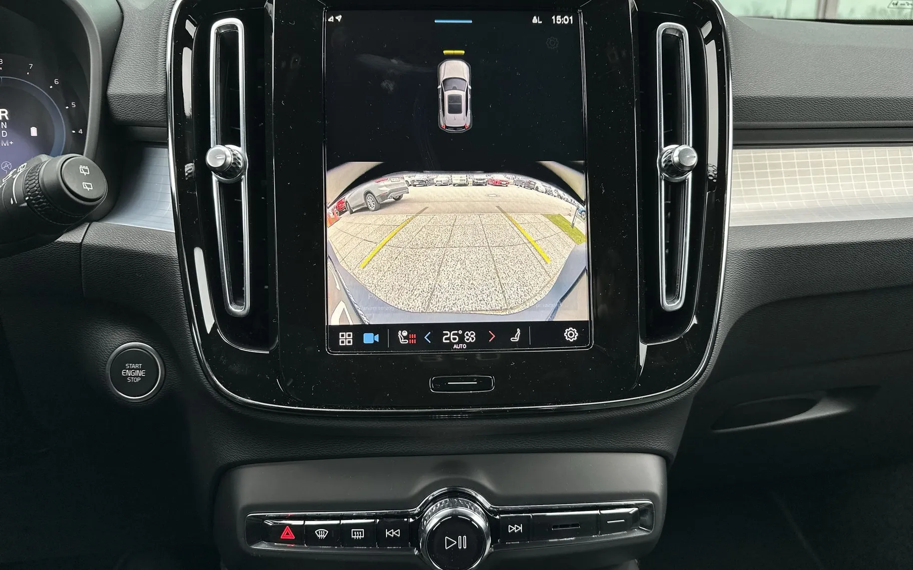 Zunanja slika - Volvo XC40 - B3  P  Plus Black Edition... - 15