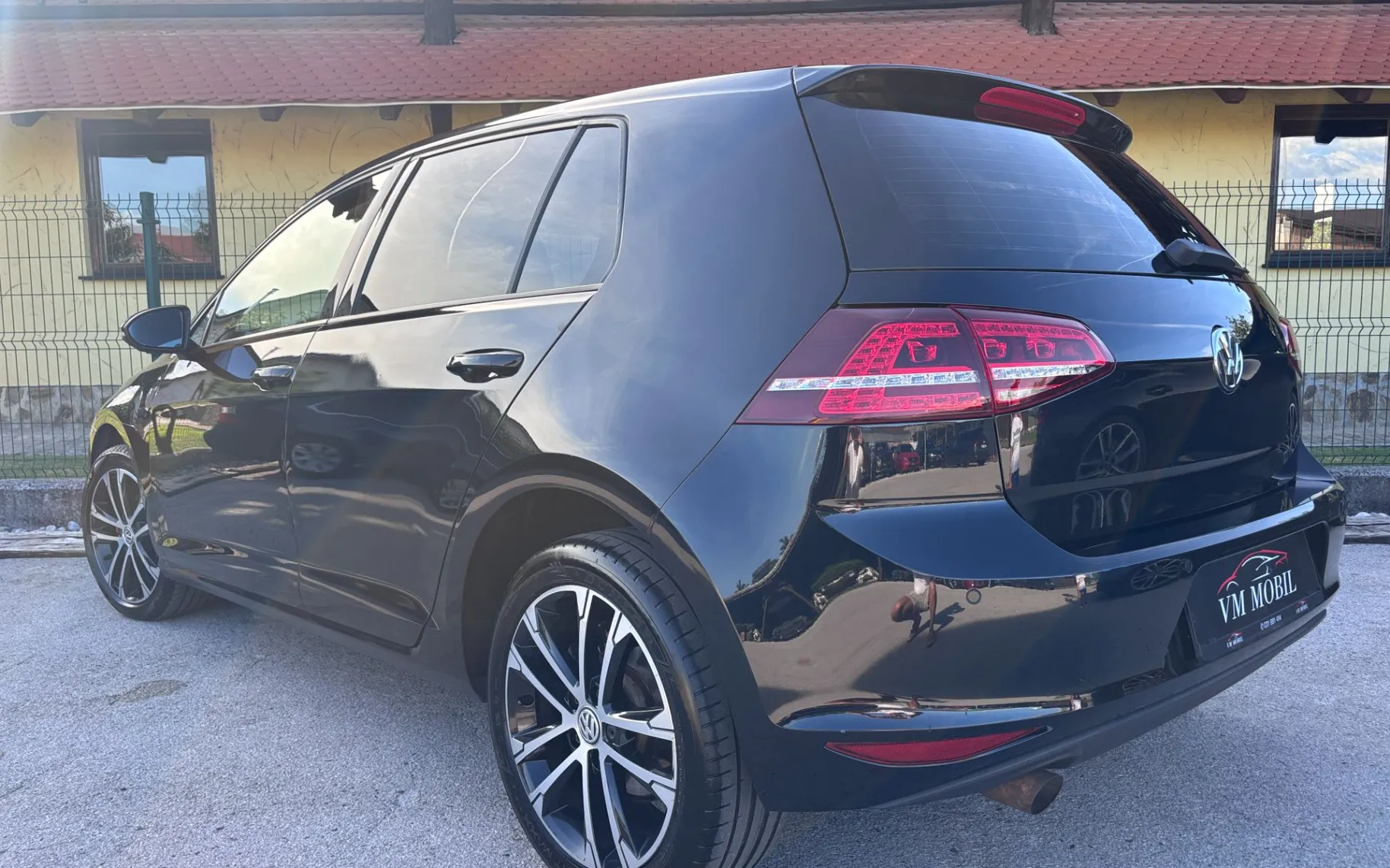 Zunanja slika - Volkswagen Golf - 1,6 TDI BMT-HIGHLINE-XENON-KAMERA-TEMPO-17COL-TOP - 5