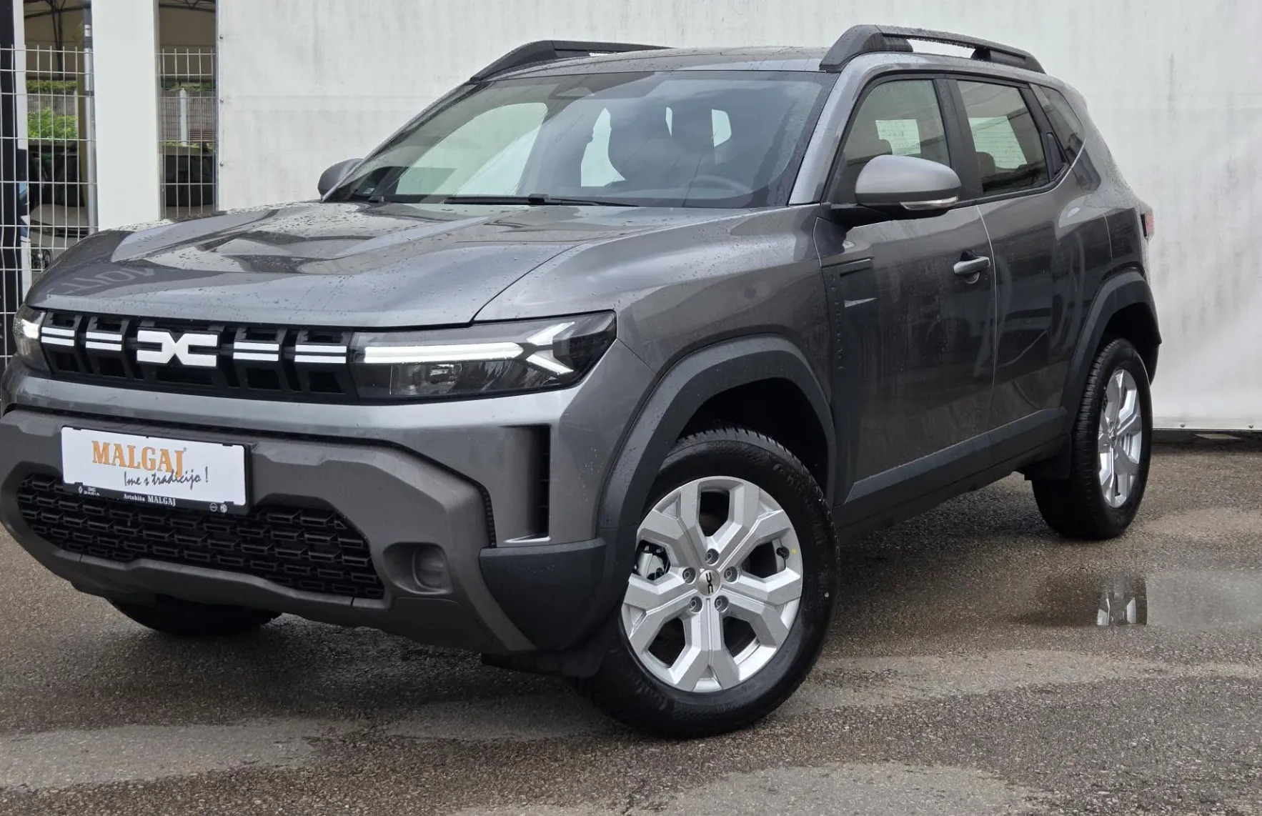 Zunanja slika - Dacia Duster - 4x4 Hybrid-G 150 Expression + Paket Zima - 1
