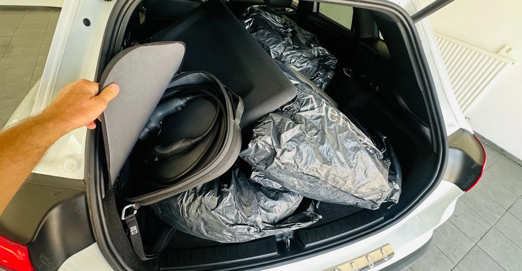 Zunanja slika - Mercedes-Benz EQA - 250 NEMŠKI+4ALU.PANORAMA.KLJUKA.LED.KAMERA.USNJE - 7