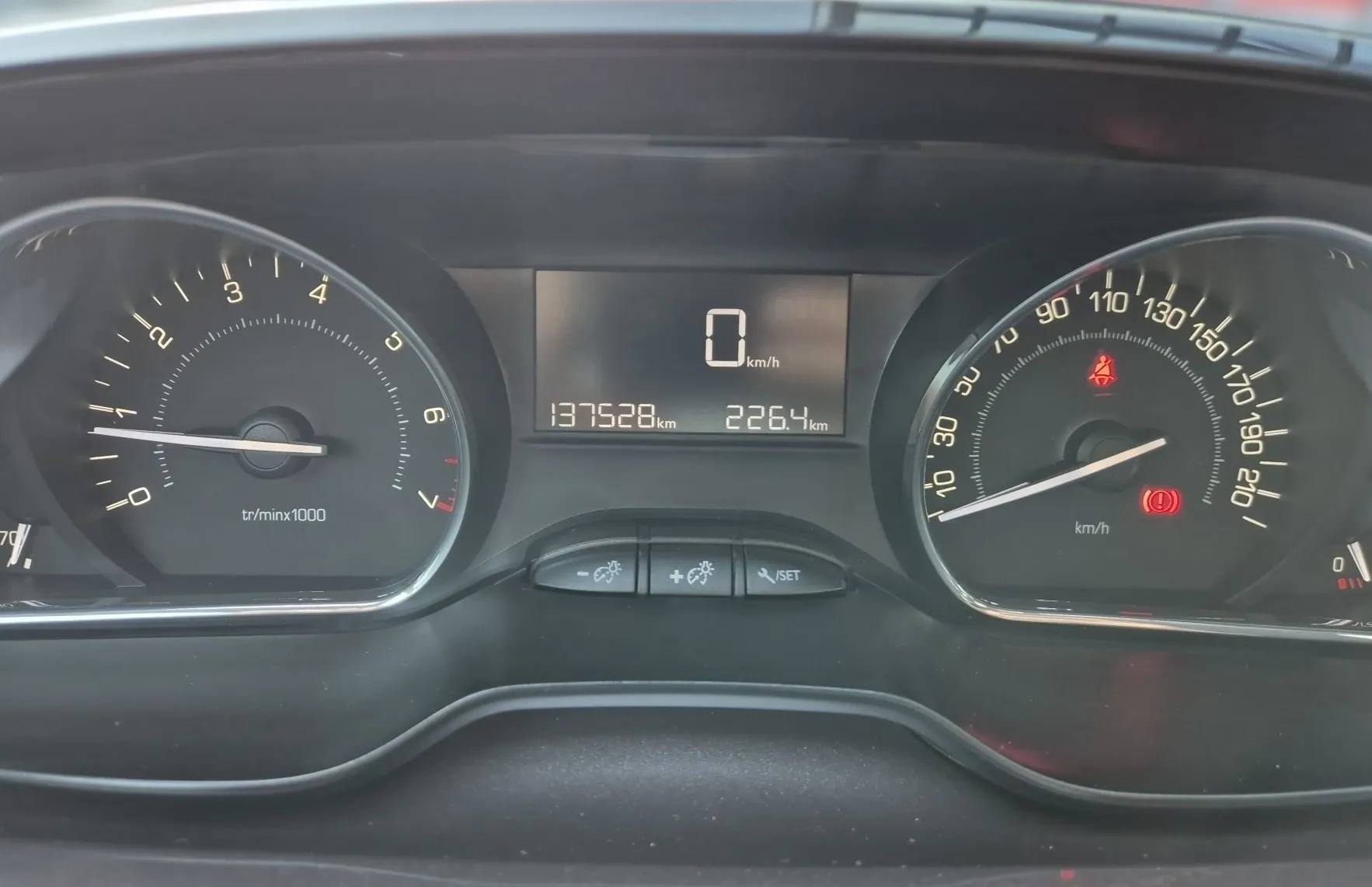 Zunanja slika - Peugeot 2008 - ACTIVE 1.6 VTi 120PS M5-SLOVENSKI-1.LASTNIK-VK - 14