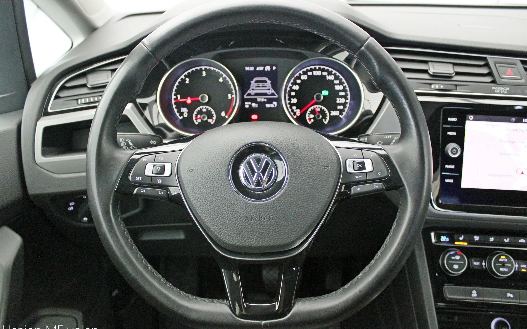 Zunanja slika - Volkswagen Touran - 2.0 TDI DSG Family 150KM - 8