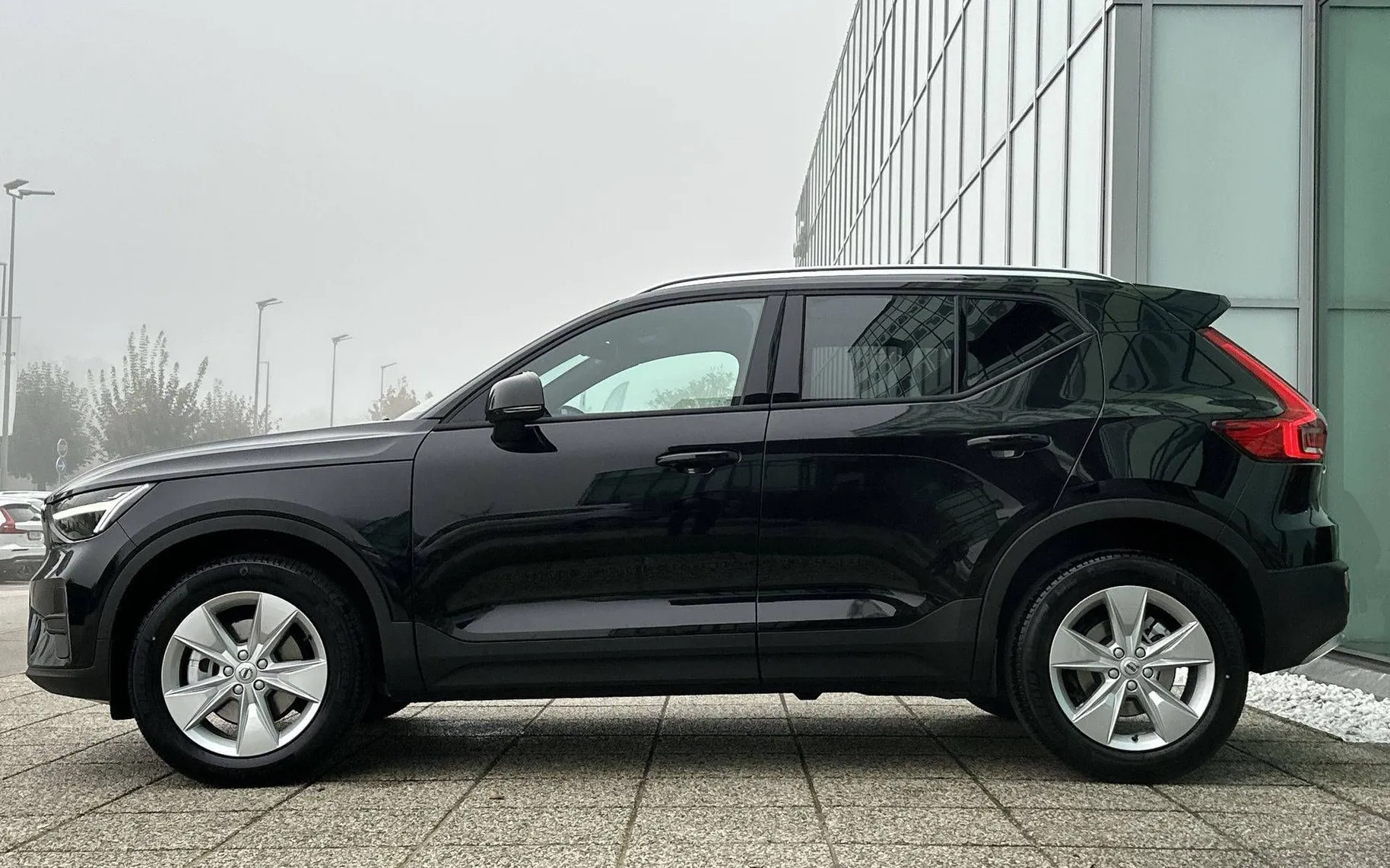 Notranja slika - Volvo XC40 - B3 P Core AT DCT 3 leta garancije + 3 servisi - 8