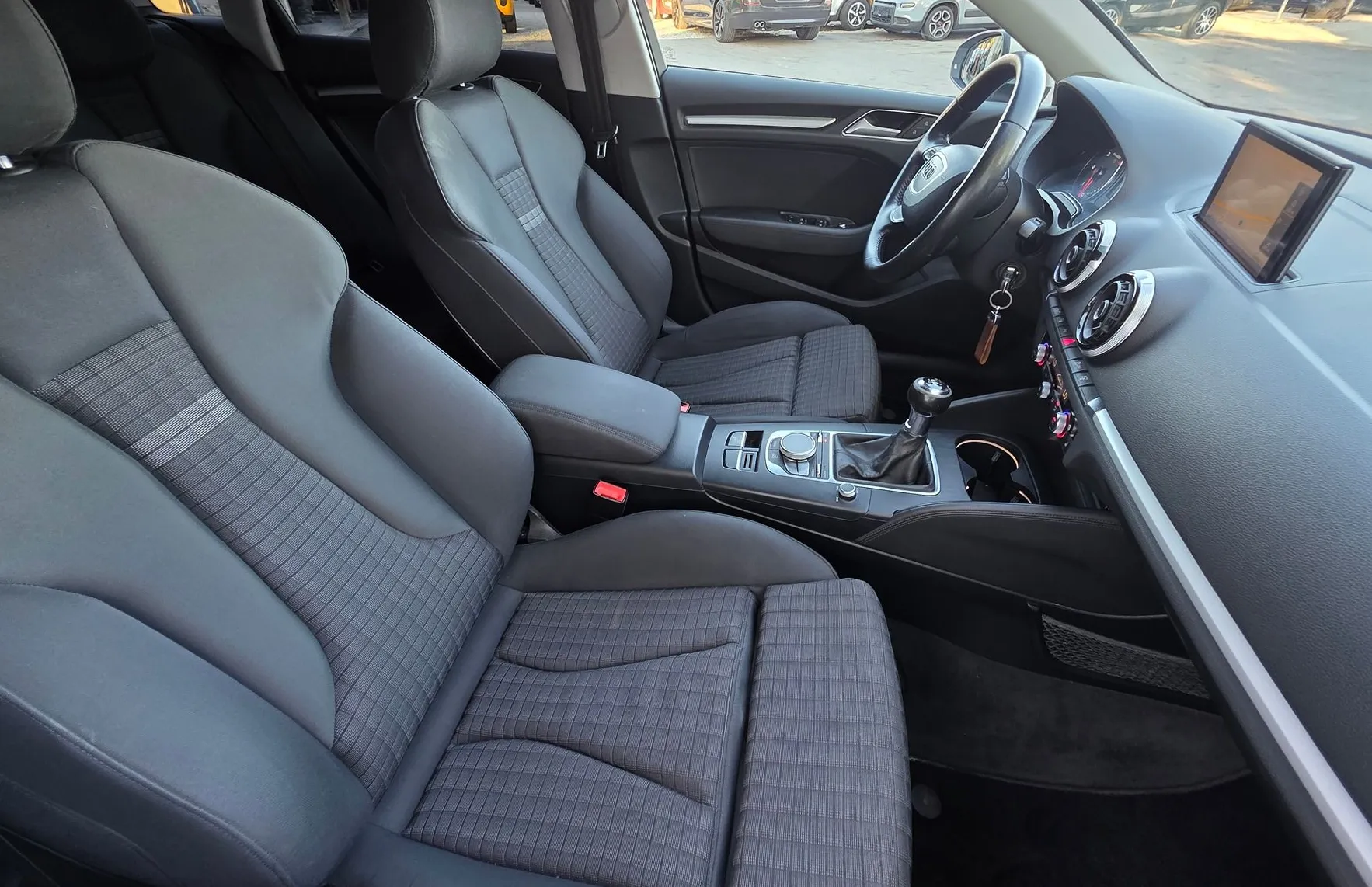 Zunanja slika - Audi A3 - 1.6 TDI BI-XENON-RADAR-NAVI-ALU PLATIŠČA-PDC - 13