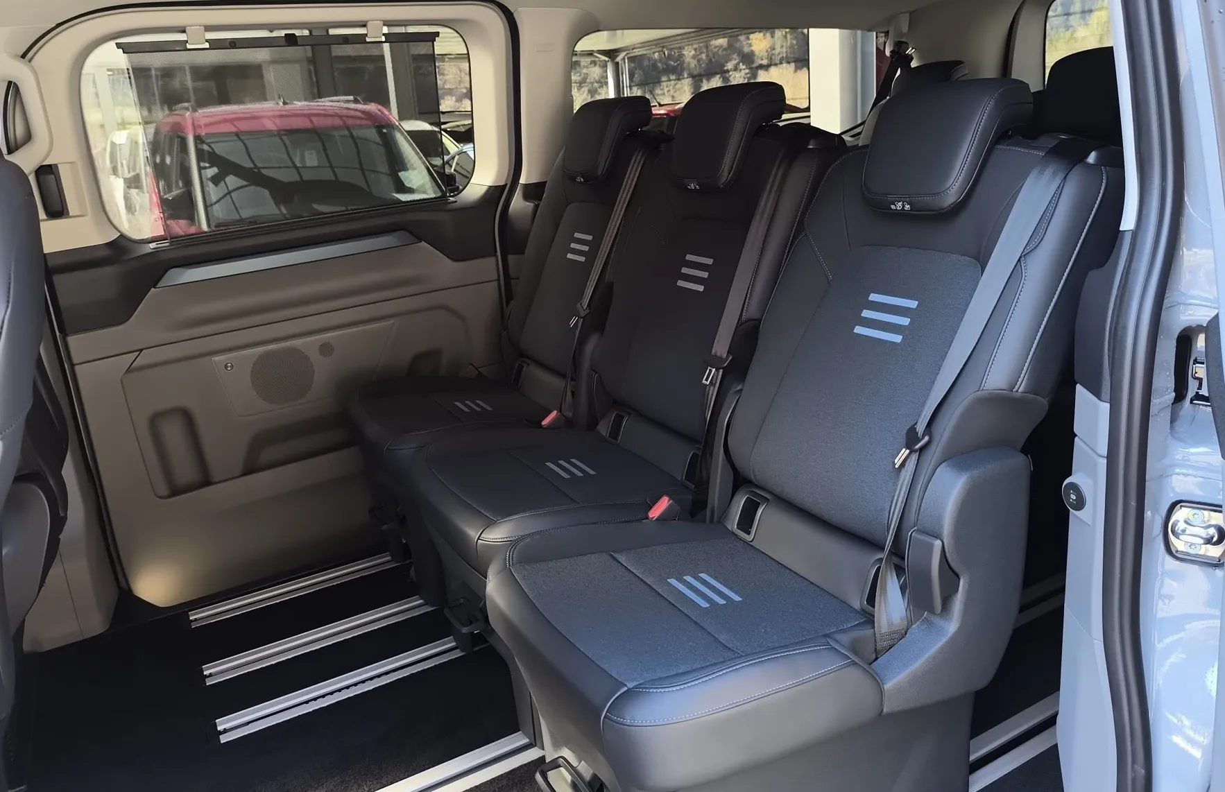 Zunanja slika - Ford Tourneo - Custom ACTIVE 2.0 TDCi 170 KM A8 L2 - 8 SED. - 15