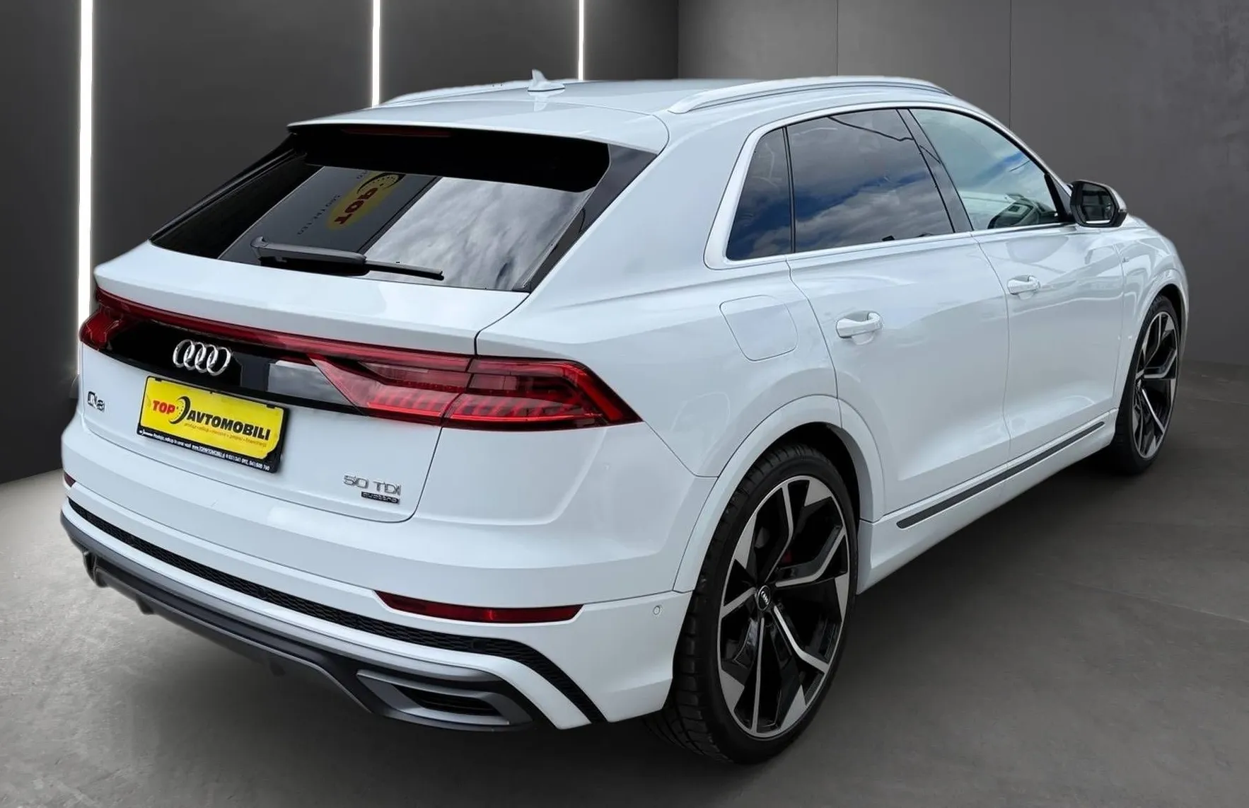 Zunanja slika - Audi Q8 - 50 TDI QUATTRO S-LINE MATRIX PERLA BELA HEAD UP - 8