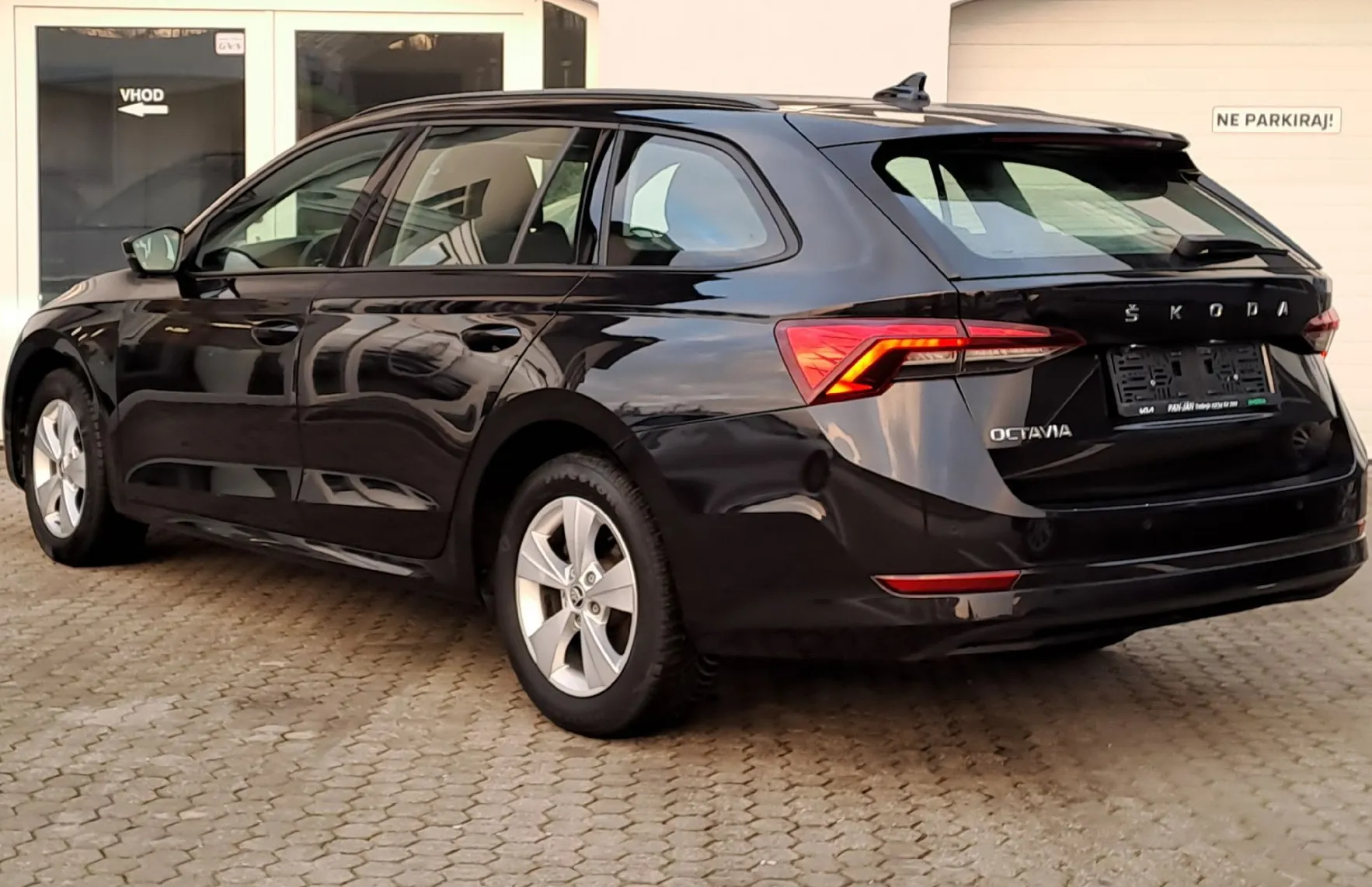 Zunanja slika - Škoda Octavia - 2.0 TDI Ambition DSG 110 kW - 3