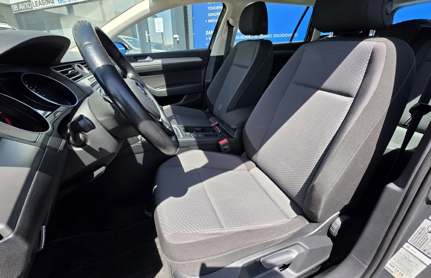 Zunanja slika - VW Passat - Variant 1.6 TDI BMT Comfortline.NAVI.GRETJE SEDŽEV. - 7