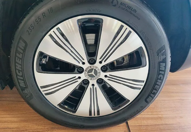 Zunanja slika - Mercedes-Benz EQA - 300 4MATIC PRO-VL.KLJUKA-LED-APPLE-DAB-AMBI-VIDEO - 4